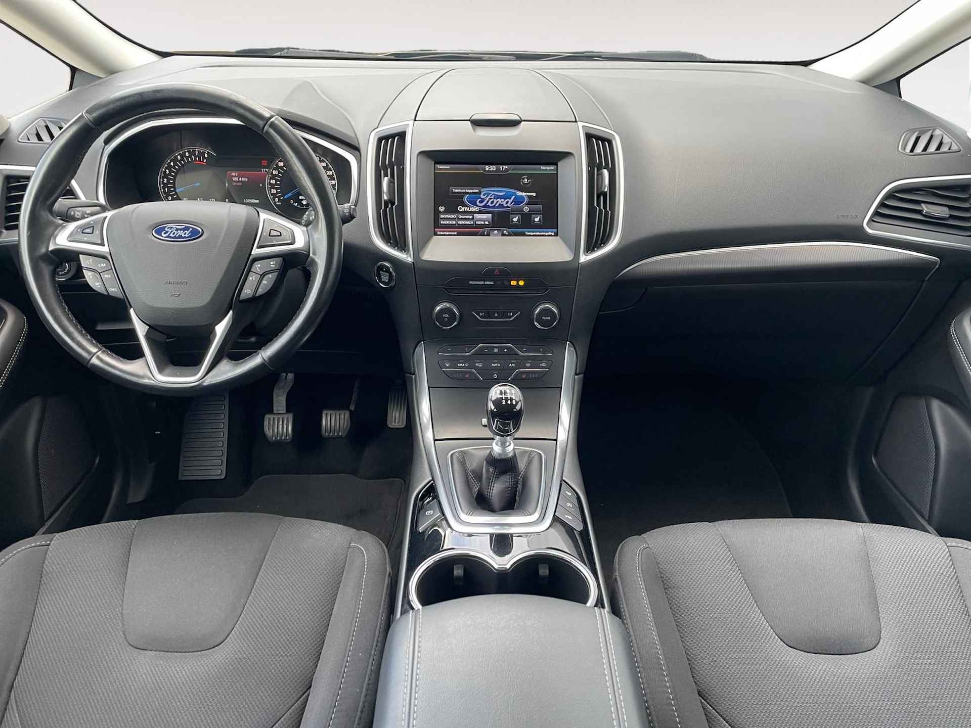 Ford S-Max 1.5 Titanium | Dealer onderhouden | Cruise Control | Parkeersensoren | Navigatie | Stoel- en voorruitverwarming | Verstelbare achterbank | Telefoonvoorbereiding - 12/28