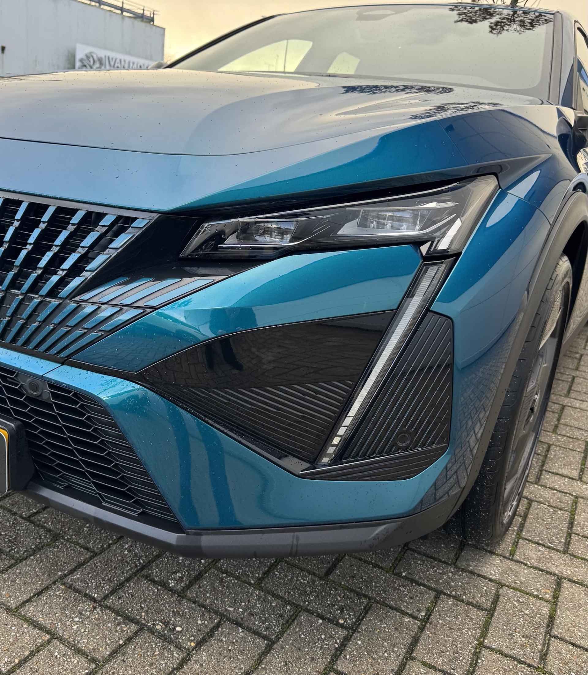 Peugeot 408 1.6 HYbrid GT 225 EAT8 First Edition | Navigatie | Camera | Adaptieve cruise control | Alcantara bekleding | Elektrisch verstelbare stoelen/ massage functie | Apple Carplay/Android Auto - 12/34