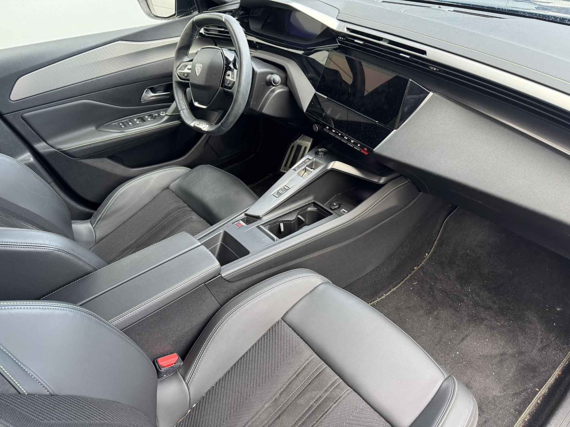 Peugeot 408 1.6 HYbrid GT 225 EAT8 First Edition | Navigatie | Camera | Adaptieve cruise control | Alcantara bekleding | Elektrisch verstelbare stoelen/ massage functie | Apple Carplay/Android Auto - 21/34