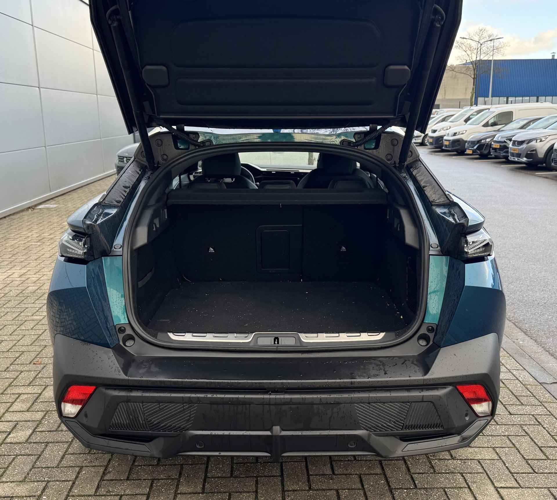 Peugeot 408 1.6 HYbrid GT 225 EAT8 First Edition | Navigatie | Camera | Adaptieve cruise control | Alcantara bekleding | Elektrisch verstelbare stoelen/ massage functie | Apple Carplay/Android Auto - 22/34