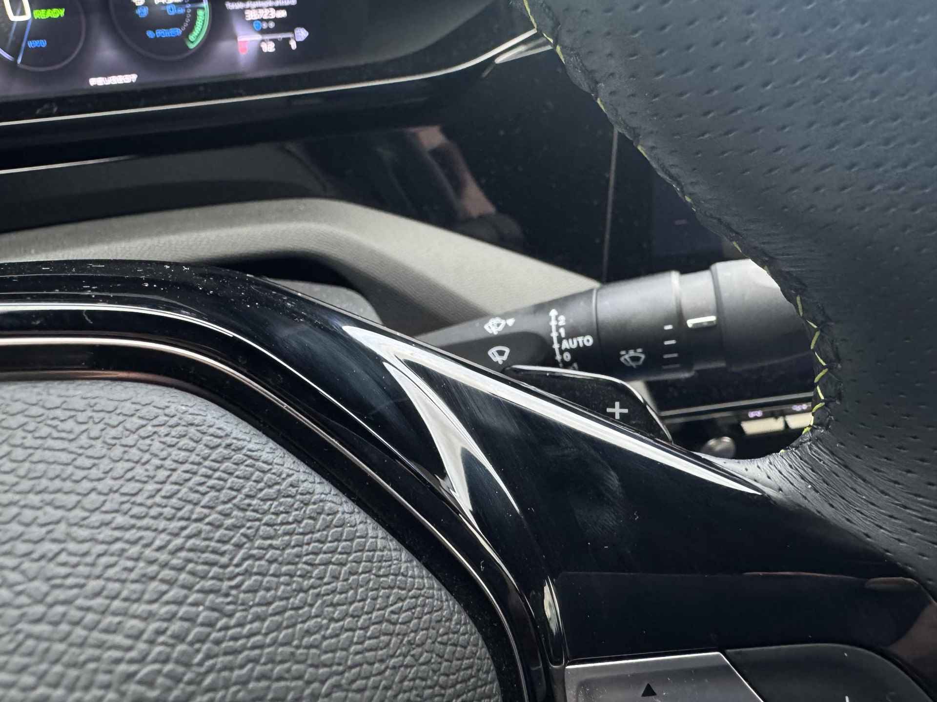 Peugeot 408 1.6 HYbrid GT 225 EAT8 First Edition | Navigatie | Camera | Adaptieve cruise control | Alcantara bekleding | Elektrisch verstelbare stoelen/ massage functie | Apple Carplay/Android Auto - 23/34