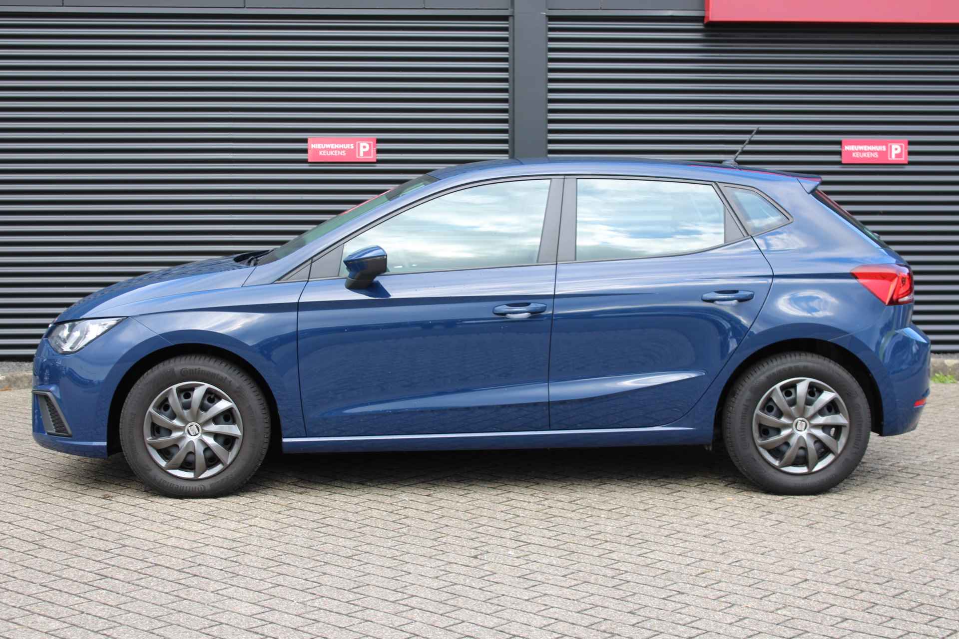 SEAT Ibiza 1.0 TSI 95 pk 5drs Style / Airco ECC / Bluetooth / Cruise Control / '' vraag een vrijblijvende offerte aan '' - 3/28