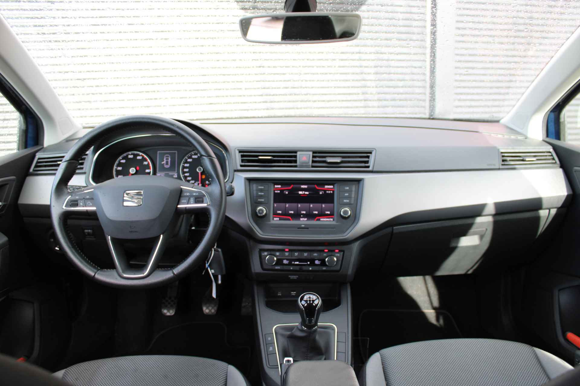 SEAT Ibiza 1.0 TSI 95 pk 5drs Style / Airco ECC / Bluetooth / Cruise Control / '' vraag een vrijblijvende offerte aan '' - 5/28