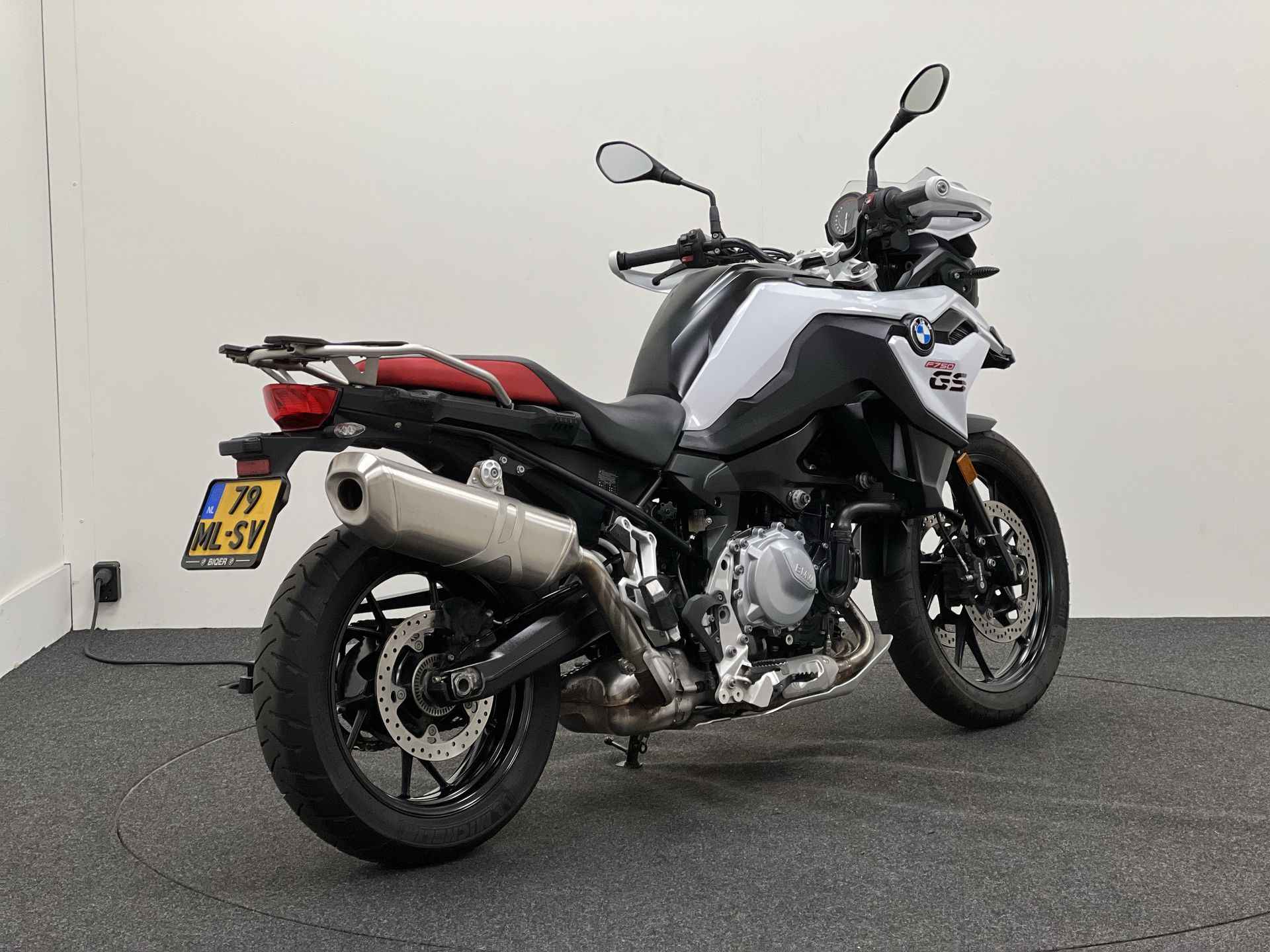 BMW F 750 GS speciaal verlaagd 6 cm , mooie pakketten !! - 5/16