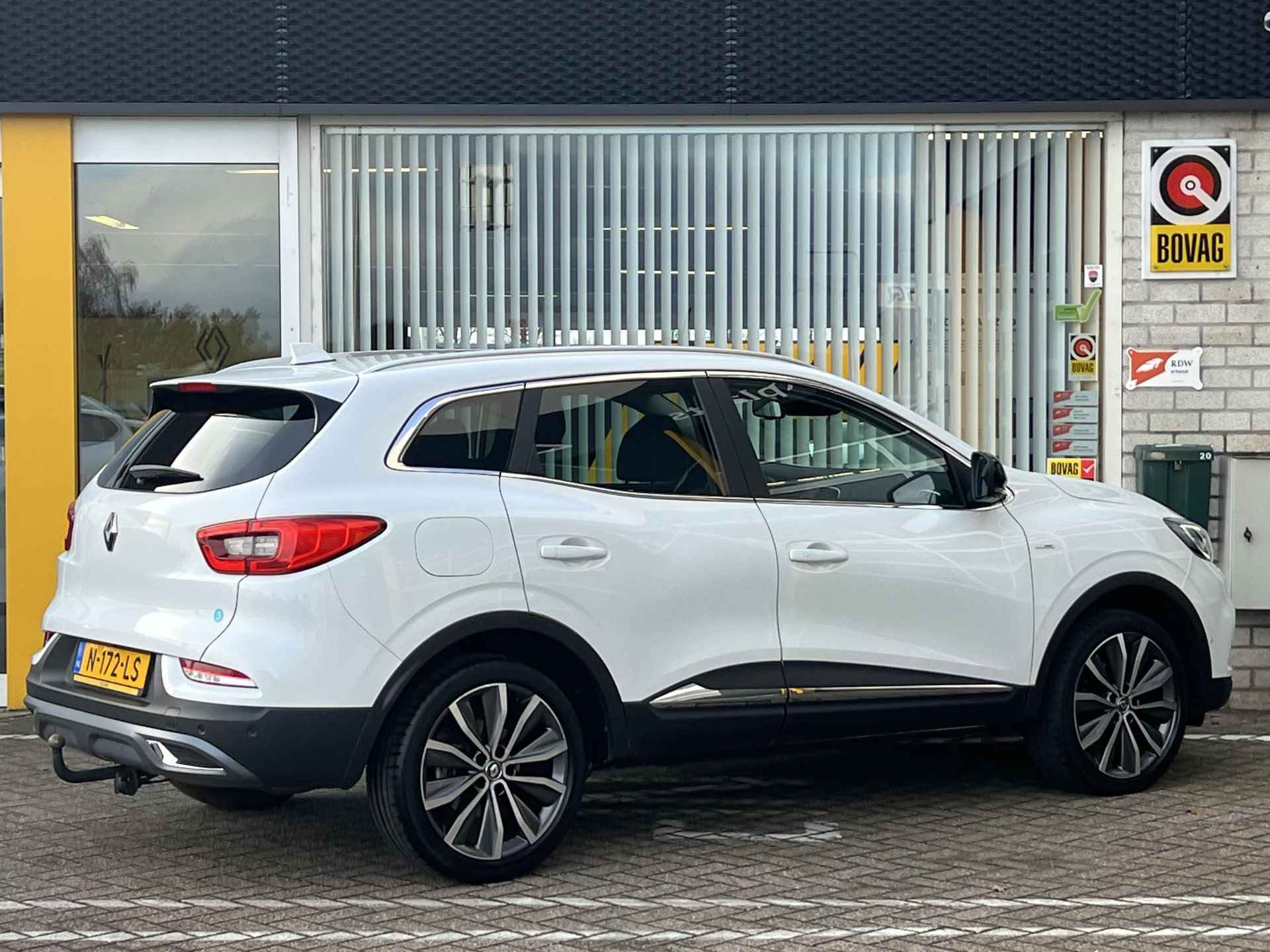 Renault Kadjar 1.3 TCe Intens | Trekhaak | Pack Winter | Achteruitrijcamera | Navigatie | Leder - 32/37