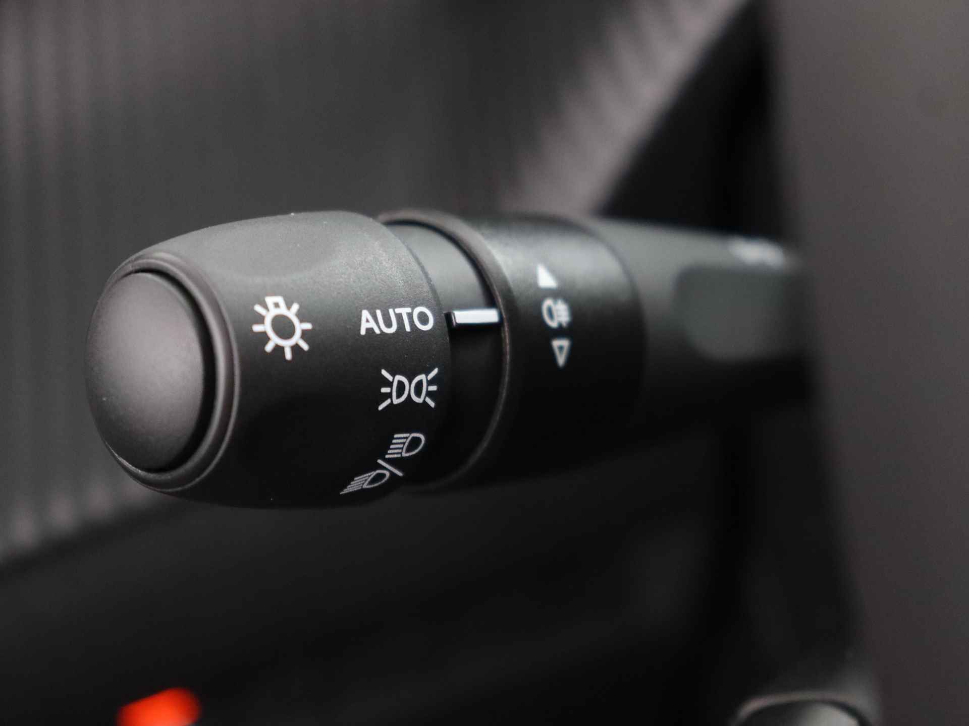 Peugeot 2008 1.2 PureTech Allure Pack | Navigatie | Camera | Apple Carplay & Android Auto | Climate Control | - 20/38