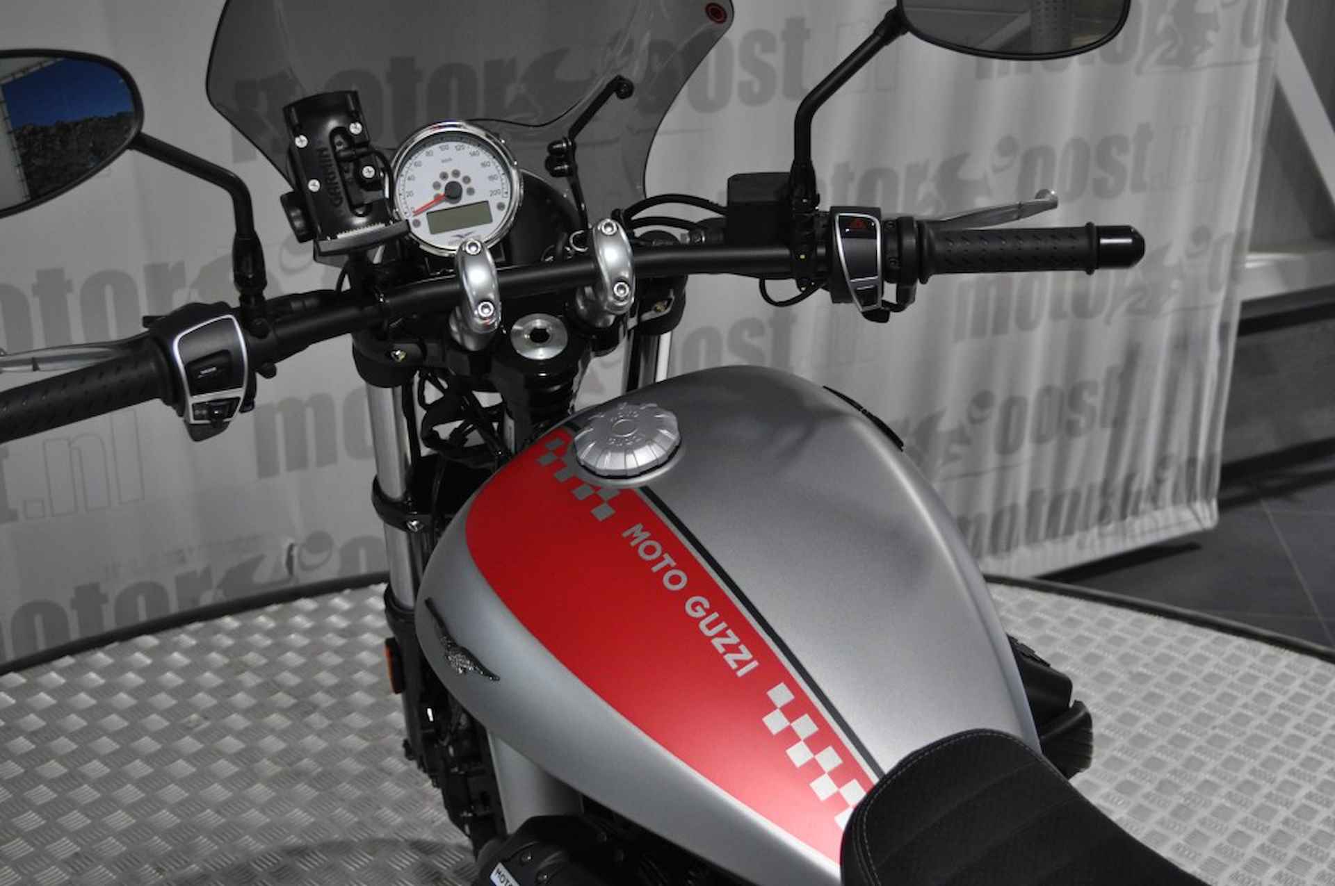 MOTO GUZZI V 9   Bobber - 17/20