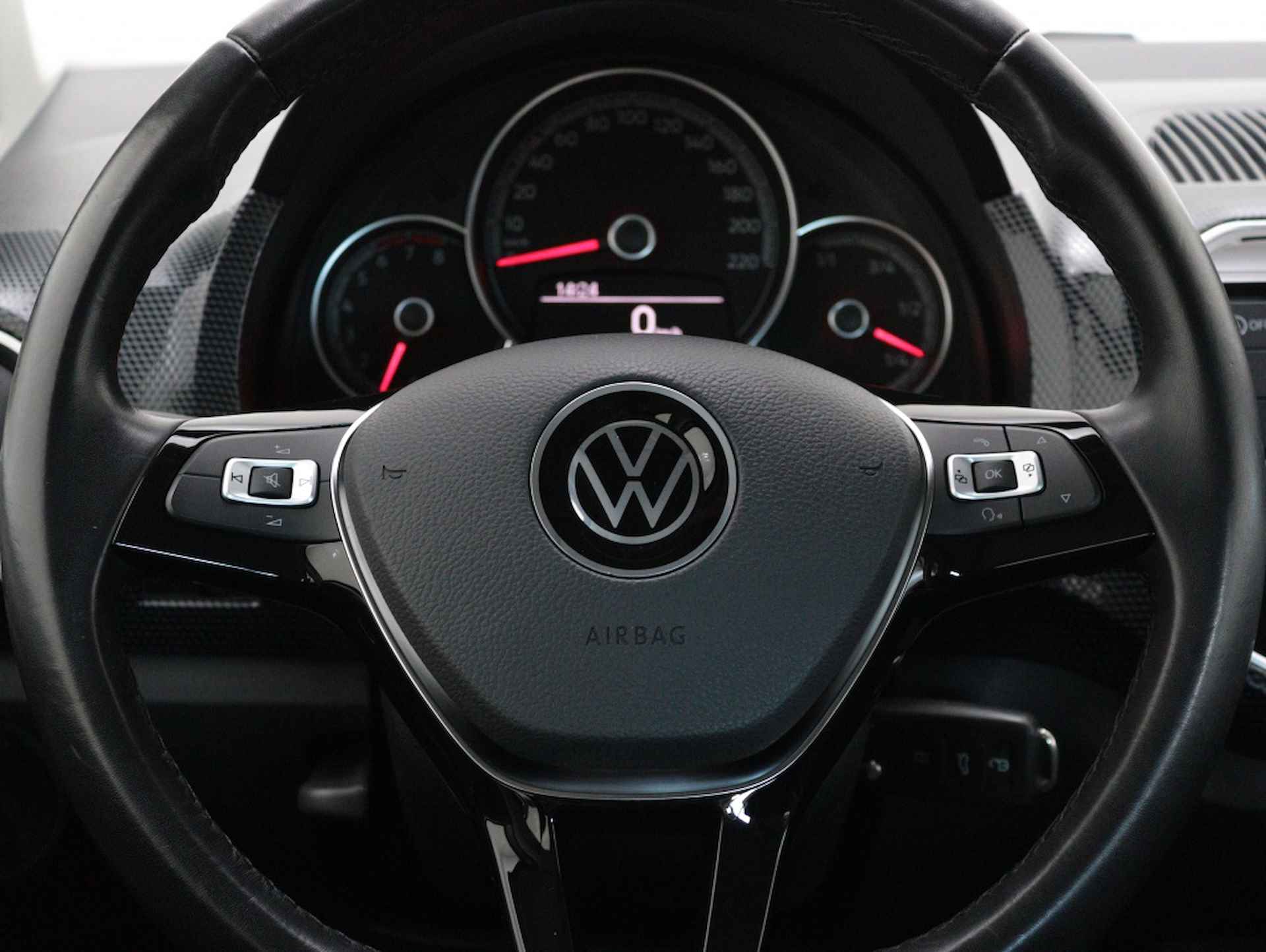 Volkswagen Up! 1.0 Take up! | Airco | Radio | Telefoon Integratie | - 25/40