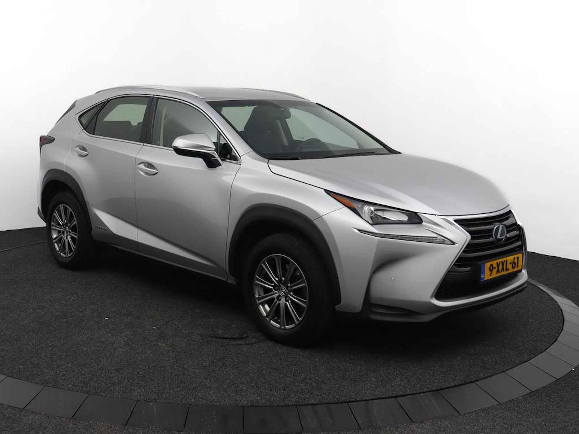 Lexus NX 300h AWD 25th Edition | 1e eigenaar! | Dealeronderhouden | Afneembare trekhaak | Lederen bekleding - 13/43