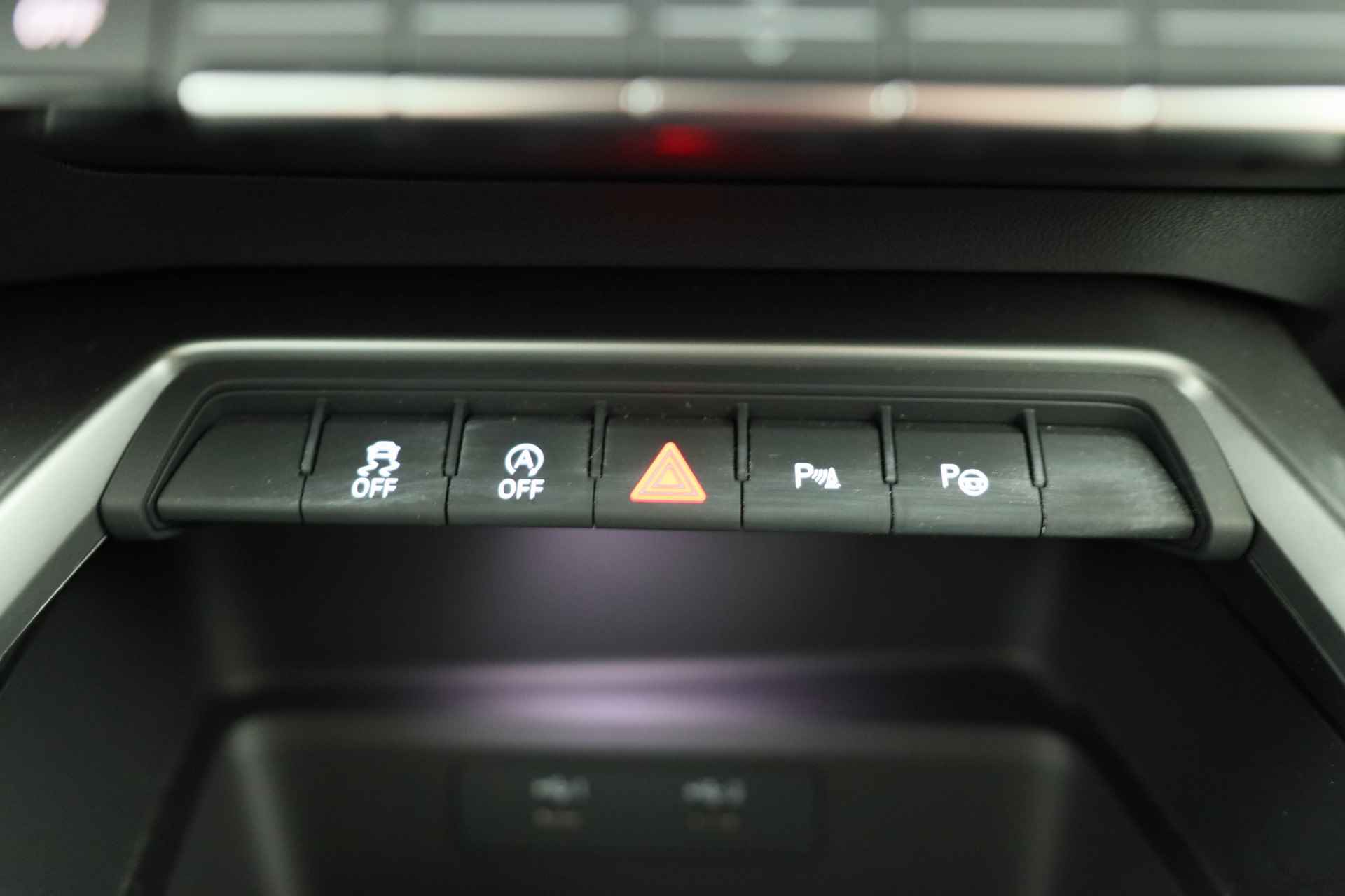 Audi A3 Limousine 35 TFSI edition one S-Line | Navigatie | Climate control | Adaptieve Cruise | Virtual Cockpit | Dealer Onderhouden | K - 35/43
