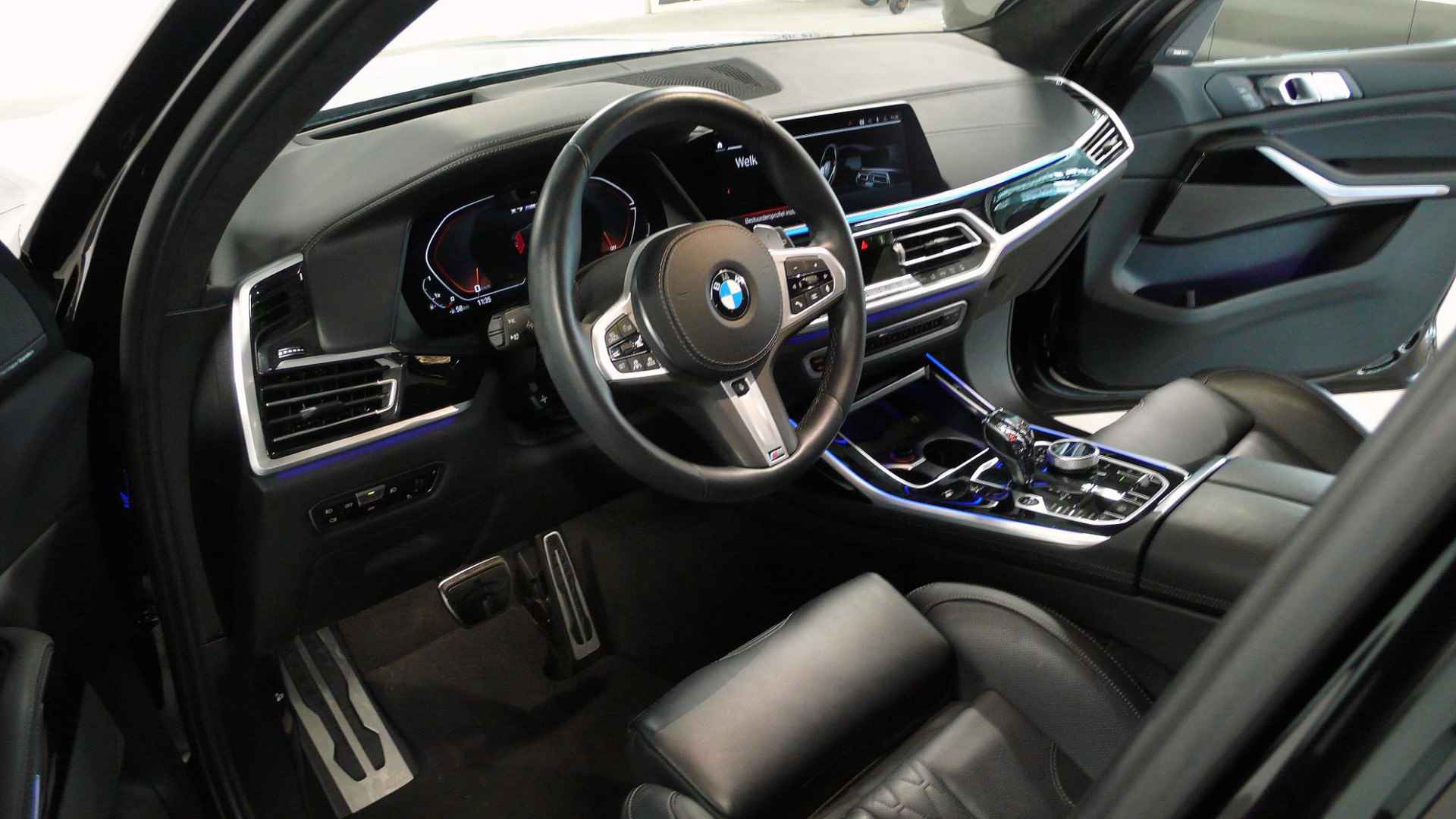 BMW X7 M50i High Executive Full options | BTW | 7 pers | M-Sport stoelen | Trekhaak - 3/40