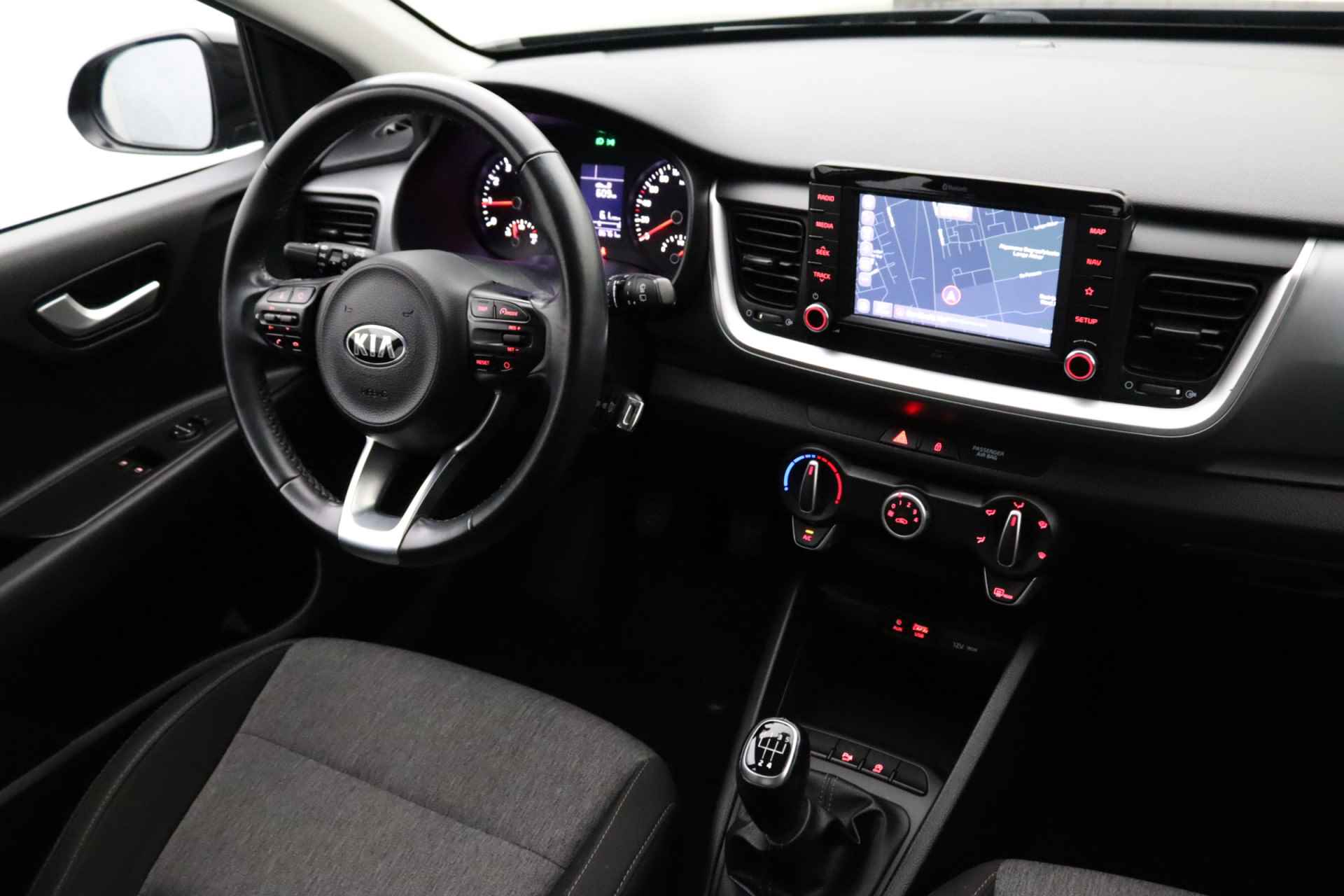 Kia Stonic 1.0 T-GDi DynamicLine | Camera | Cruise control | Parkeersensoren | Apple Carplay - 19/31