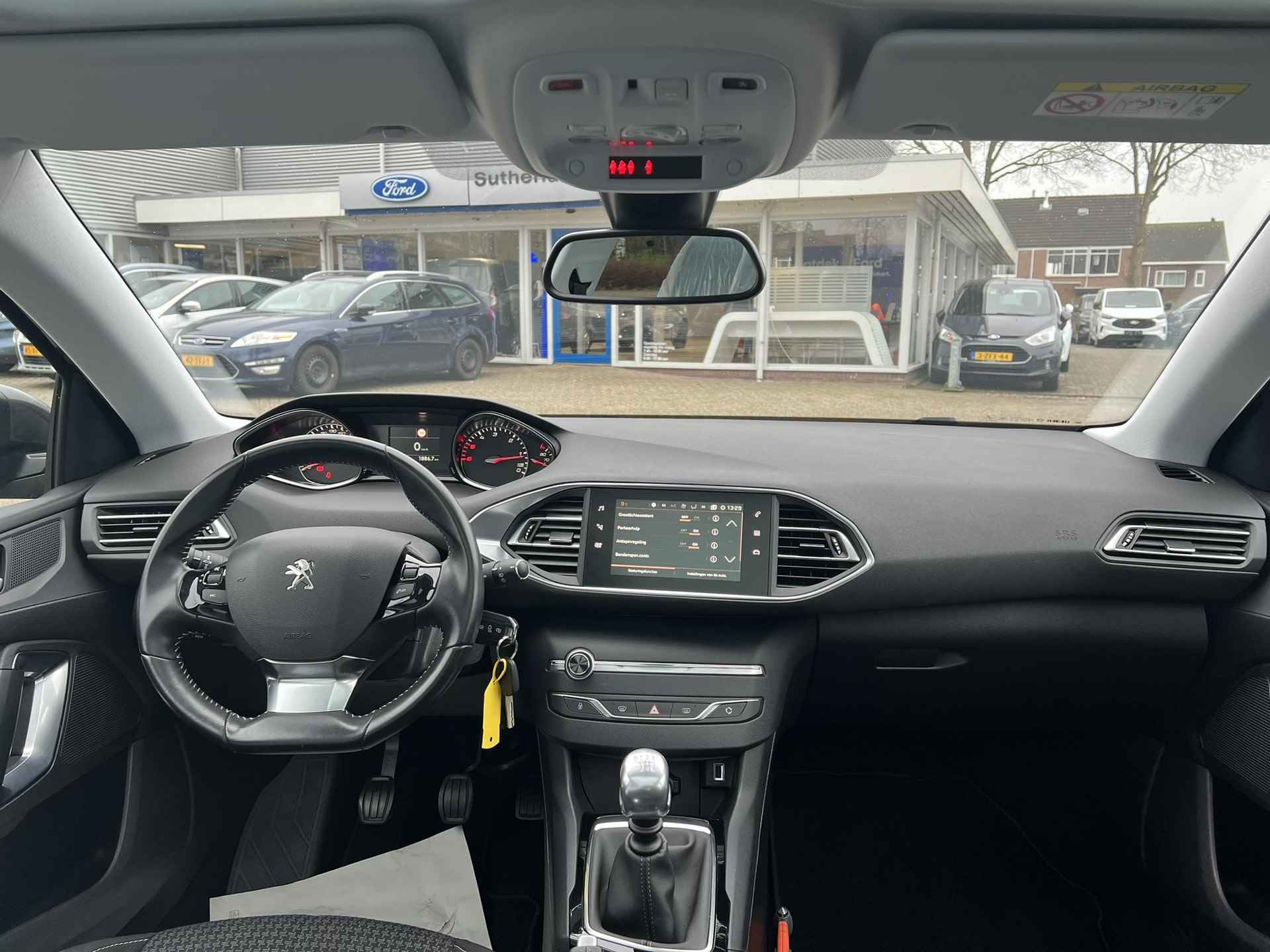 Peugeot 308 SW 1.5 BlueHDi Blue Lease Executive 130 pk | Panorama dak | Navigatie | Cruise control | Winter banden | Apple carplay/Android auto - 30/32
