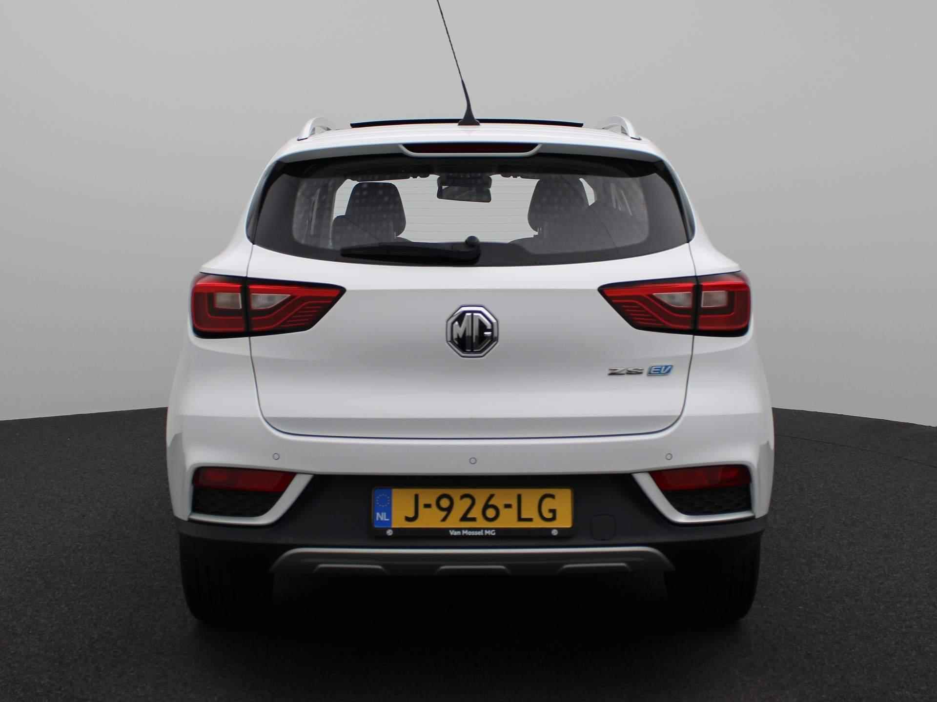 MG ZS EV Luxury 45 kWh | Lederen Bekleding | Navigatie | Camera | Panoramadak | Stoelverwarming | - 5/35