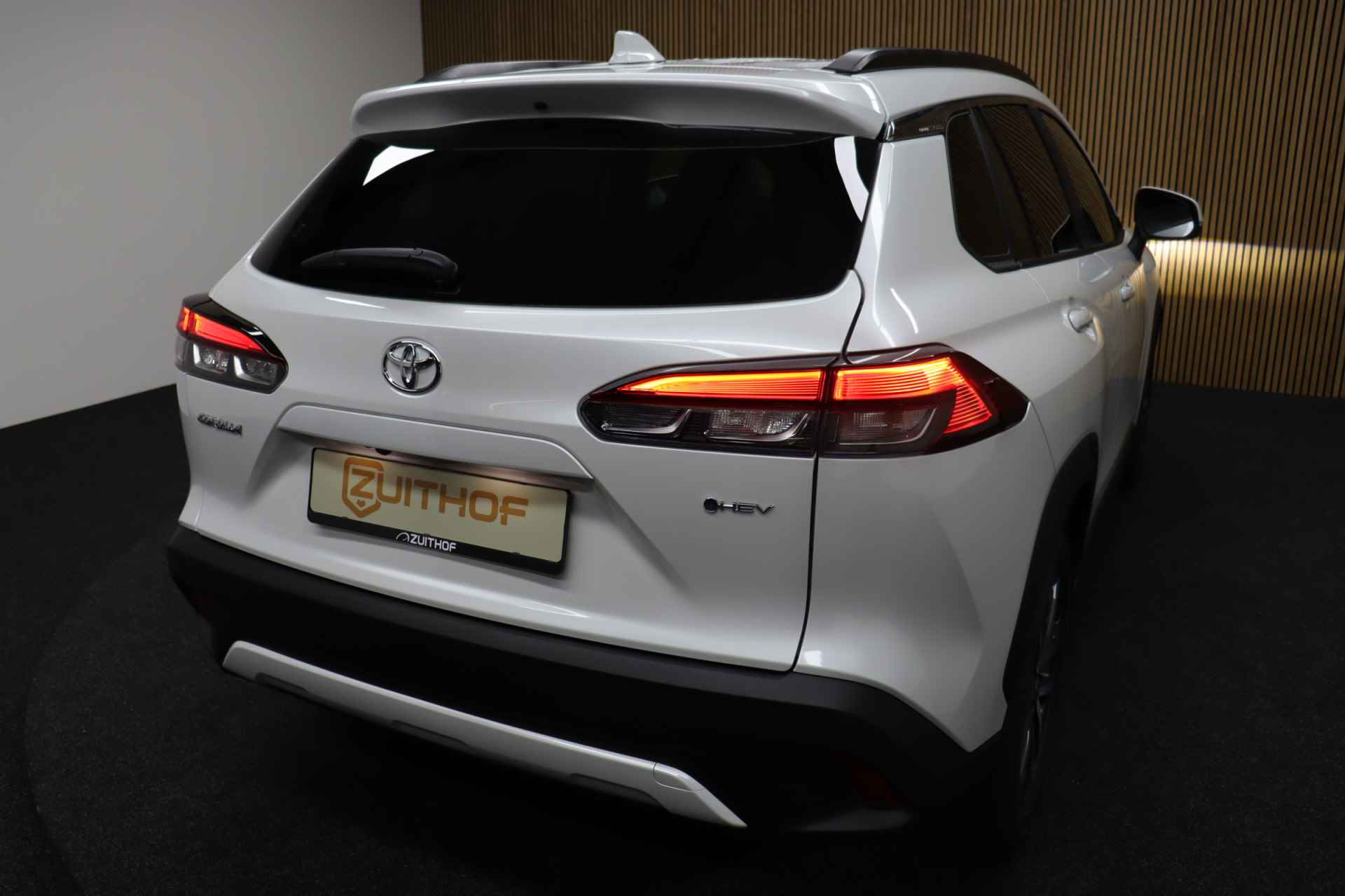 Toyota Corolla Cross Hybrid 200 Style | Facelift | Nieuw uit voorraad leverbaar | € 1.395,- Voorraad voordeel! | Dodehoekdetectie | Parkeersensoren | Apple Carplay & Android Auto | Elek. bedienbare achterklep - 5/48