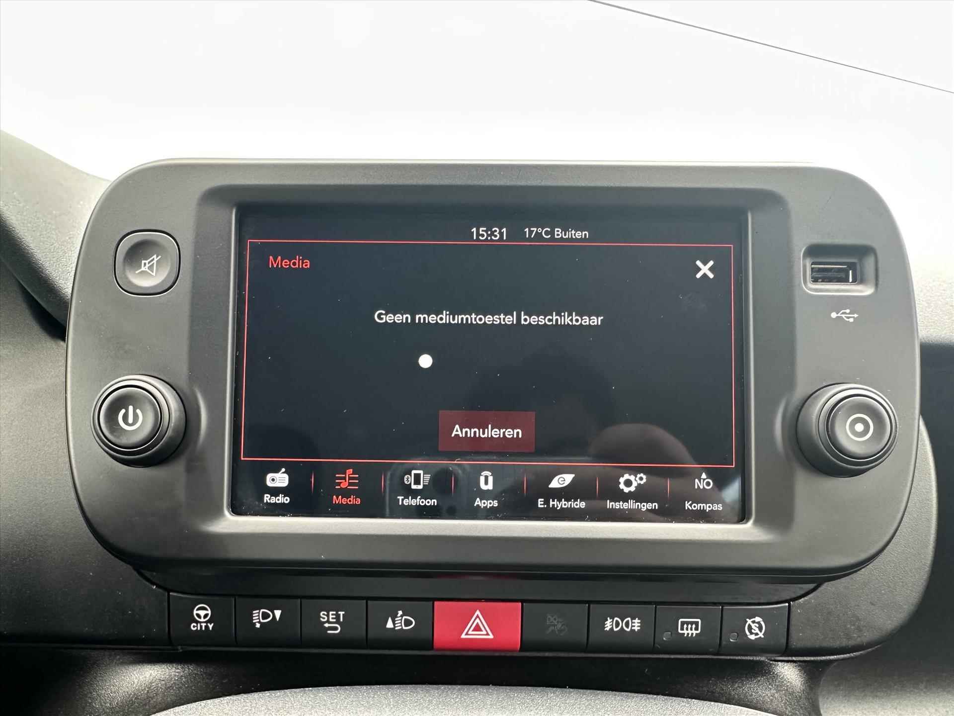 Fiat Panda 1.0 70pk Hybrid Red Edition | Climate Control | 5 Zitter I U Connect - 31/40