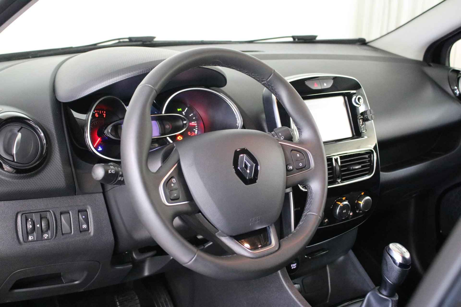 Renault Clio Estate 0.9 TCe Limited 90 PK. Airco | Cruise | Navi | Bluetooth | Lichtmetaal. - 4/37