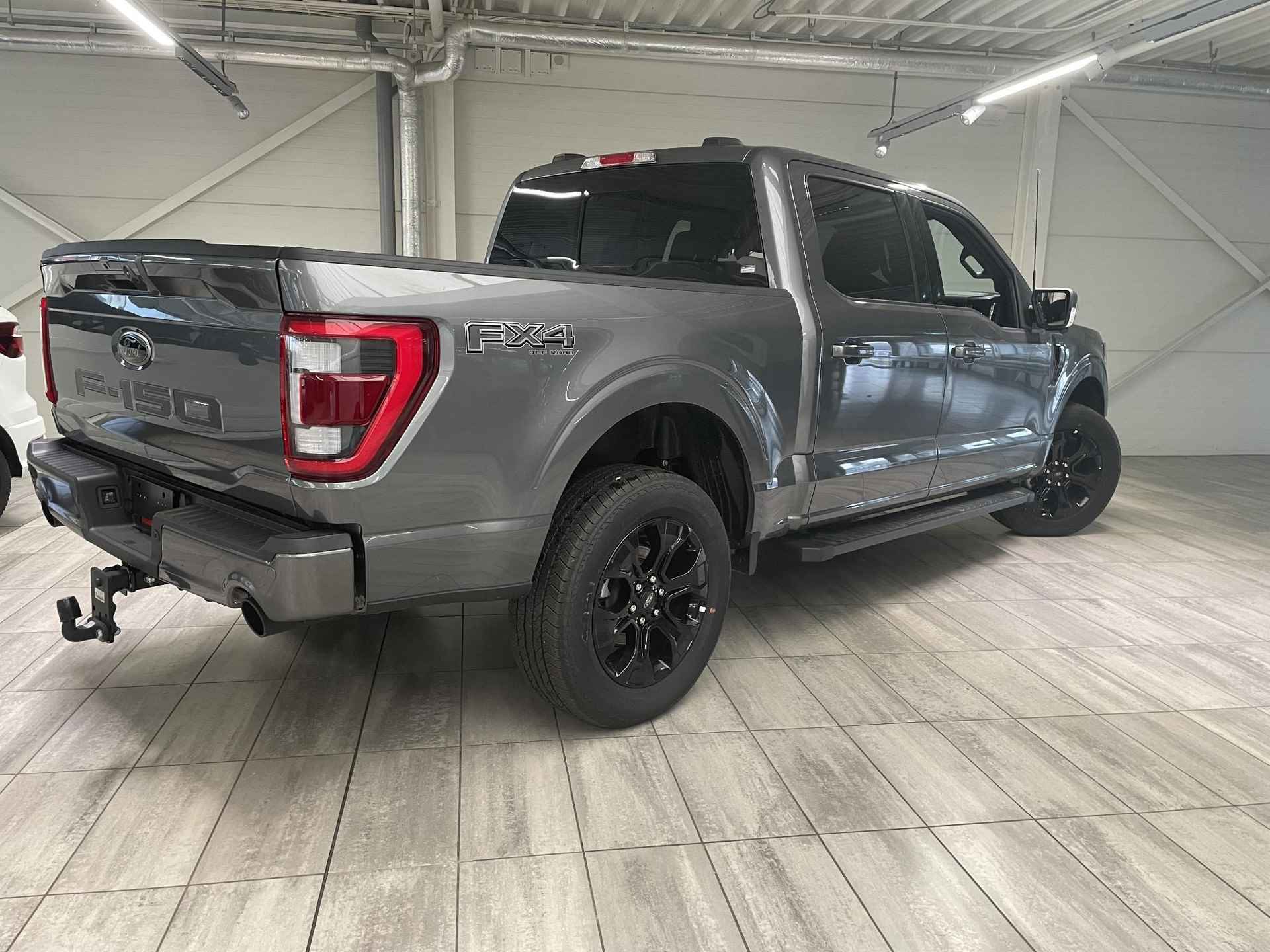 Ford F150 LARIAT F 150 LARIAT 4X4 Supercrew 5.0L V8 Flexfuel Sport 406PK BLACK EDITION - 5/32