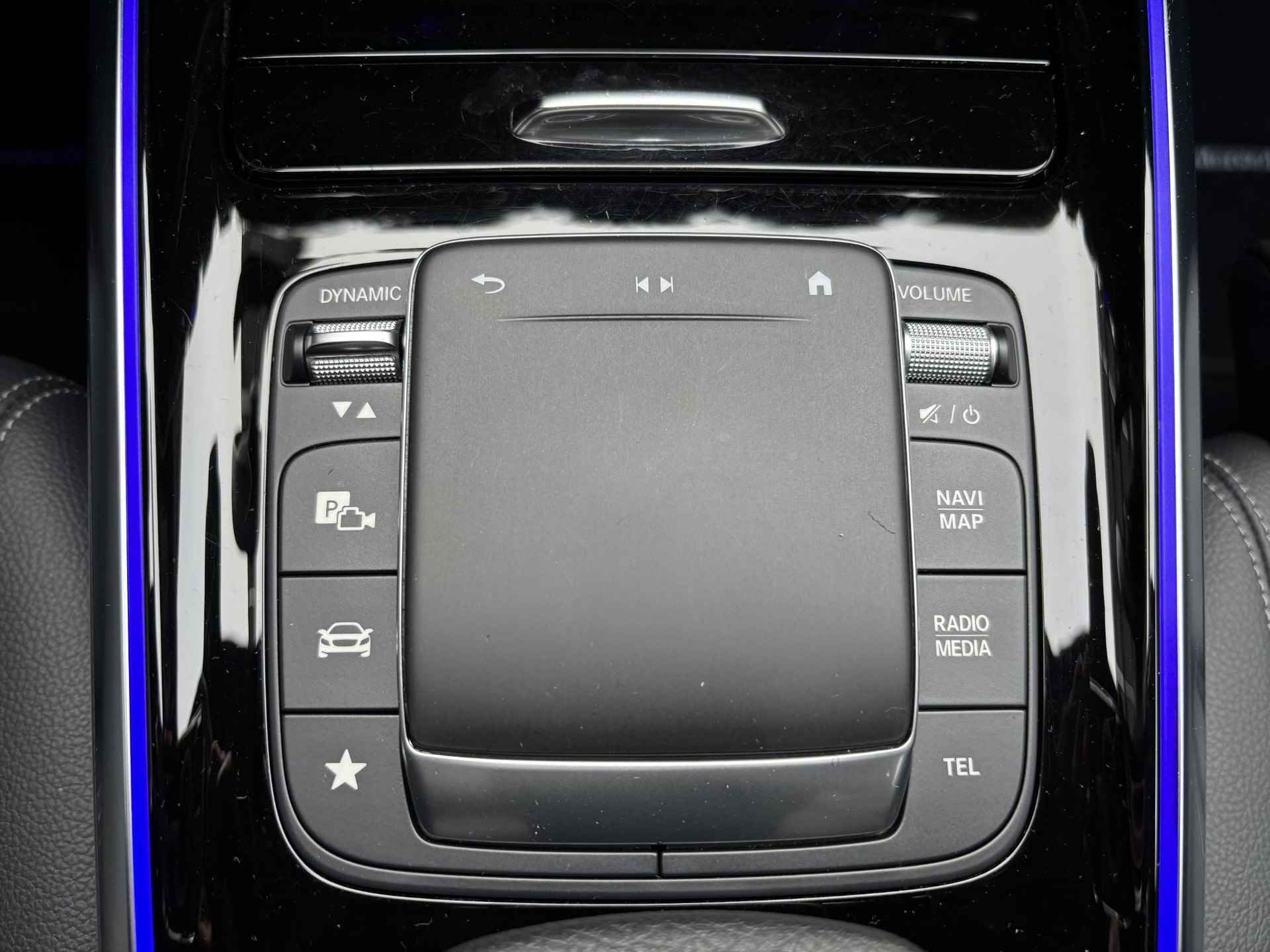 Mercedes-Benz EQA 250 Business Solution Luxury 67 kWh | Keyless | Sfeerverlichting | Apple Carplay | Stoelverwarming | Adaptieve cruise control | Parkeercamera | - 21/35