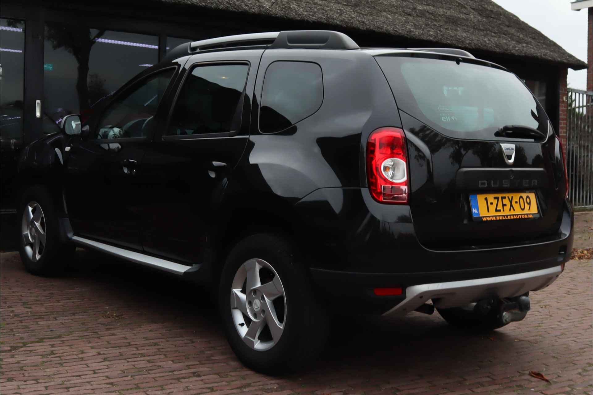 Dacia Duster 1.6 Lauréate 2wd | Trekhaak | Lichtmetalen velgen | Airco - 2/23