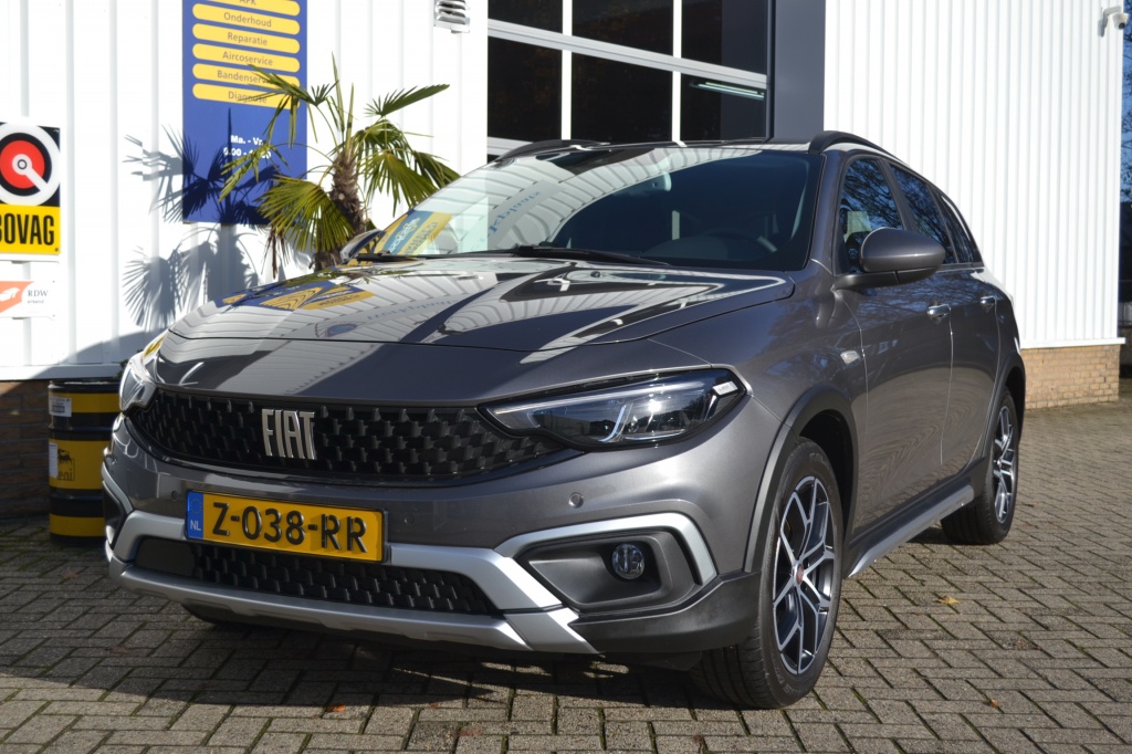 Fiat Tipo Cross 1.5 Hybrid