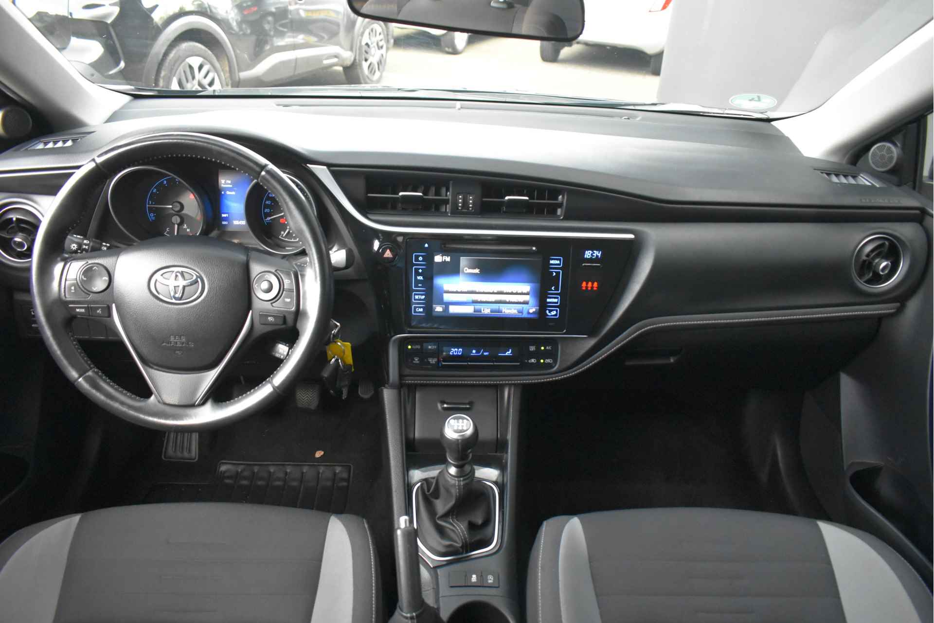 Toyota Auris 1.2T Aspiration Limited | Afn. Trekhaak | Navigatie | Achteruitrijcamera | Climate Control | 16" LMV !! - 11/33