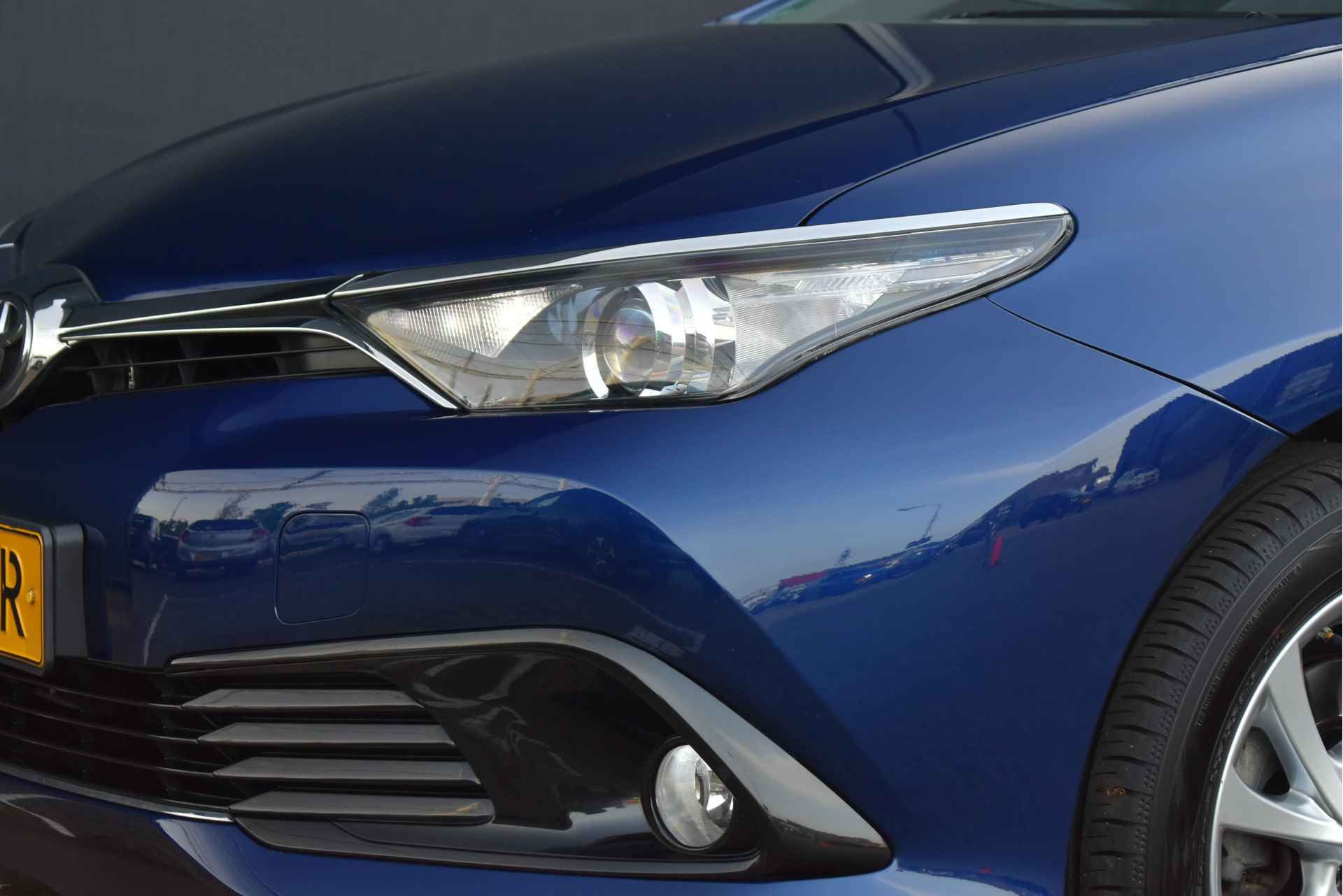 Toyota Auris 1.2T Aspiration Limited | Afn. Trekhaak | Navigatie | Achteruitrijcamera | Climate Control | 16" LMV !! - 29/33