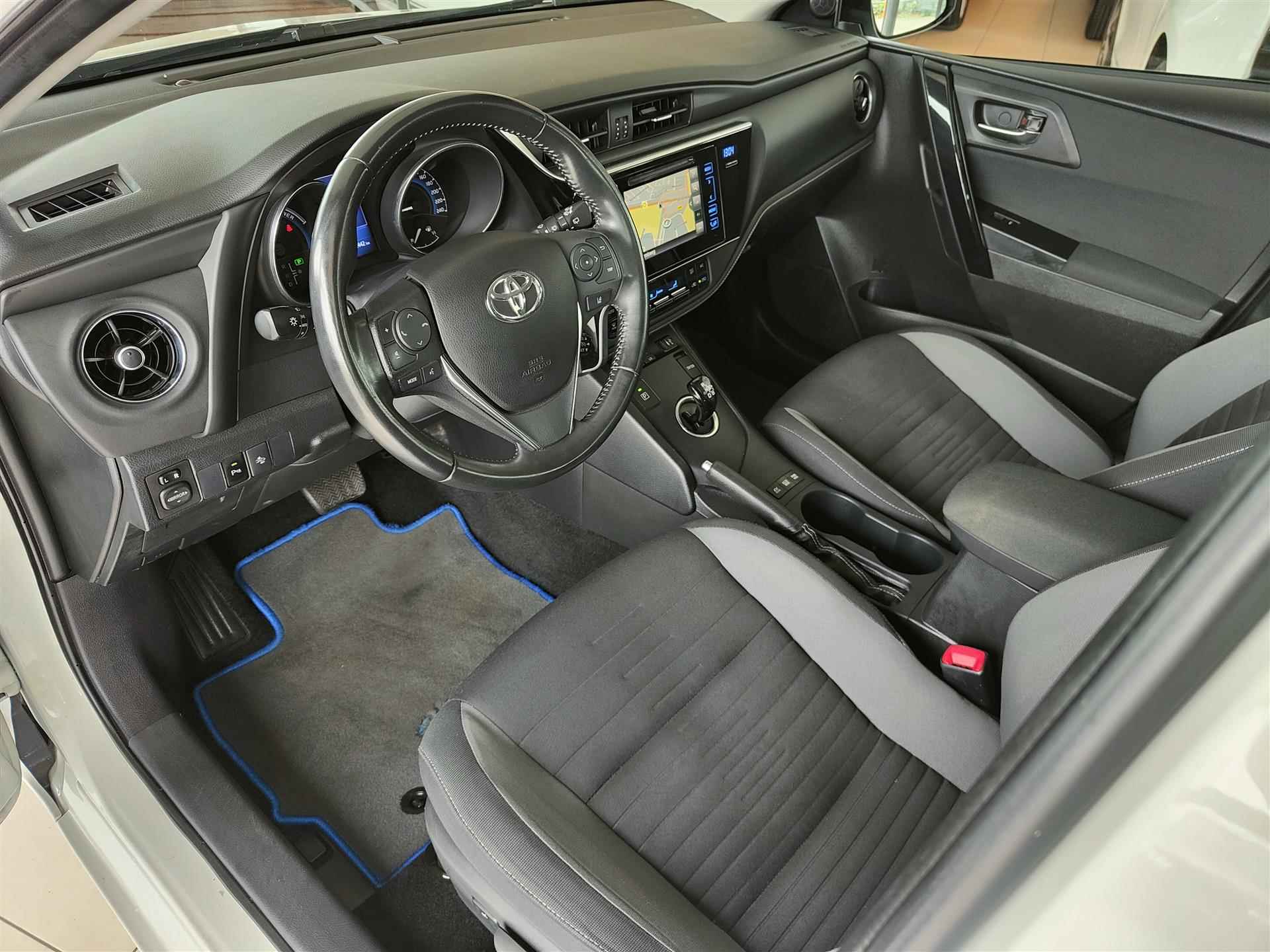 Toyota Auris Touring Sports 1.8 Hybrid Edition S | Camera | Cruise | Xenon | Stoelverwarming - 9/19