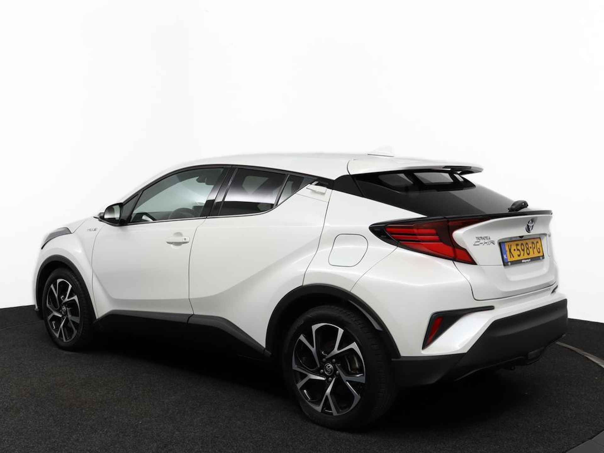 Toyota C-HR 1.8 Hybrid First Edition | Adaptive Cruise Control | Apple Carplay | Android Auto | Stoelverwarming | Navigatie | - 12/54