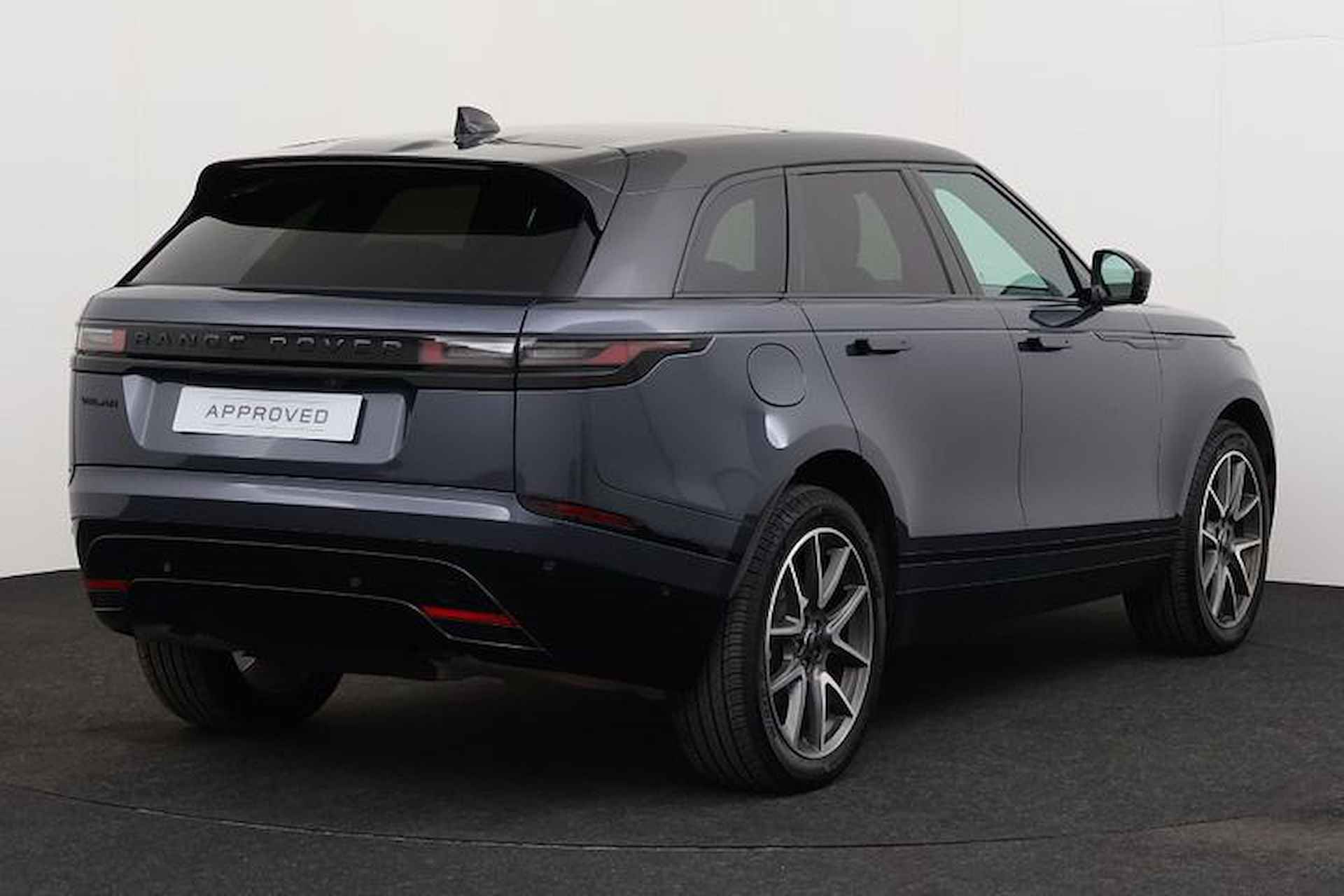 Land Rover Range Rover Velar P400e Dynamic HSE | Pano | 21 Inch | Koel/verwarmbare stoelen | Head-Up | Cold Climate | Black Pack | Windsor Leder | Fabrieksgarantie t/m/ 26-11-2028 ! - 31/39