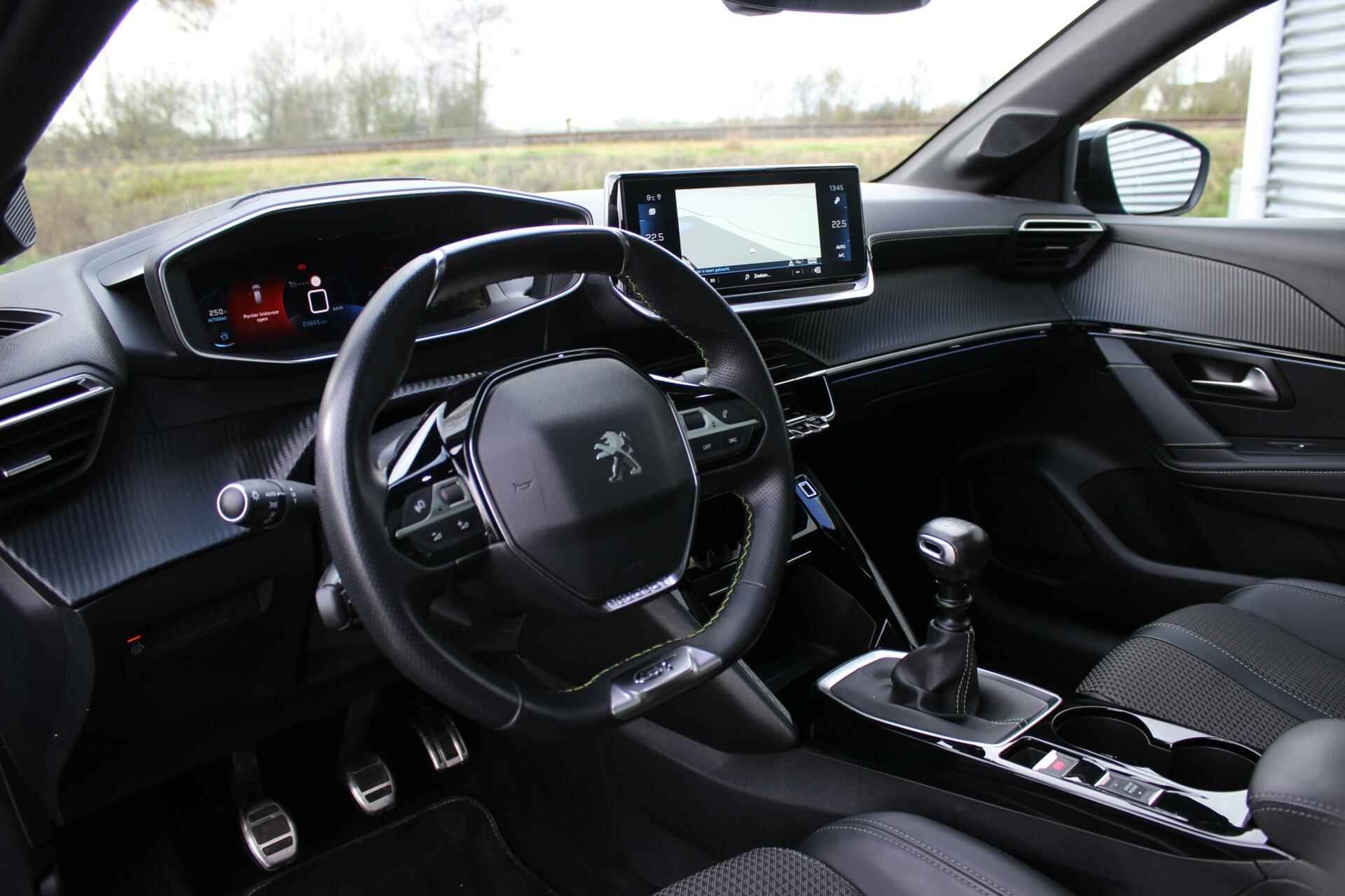Peugeot 208 1.2 PureTech GT // Panoramadak - Android Auto & Apple CarPlay - Navigatie - Virtual Cockpit - 14/33