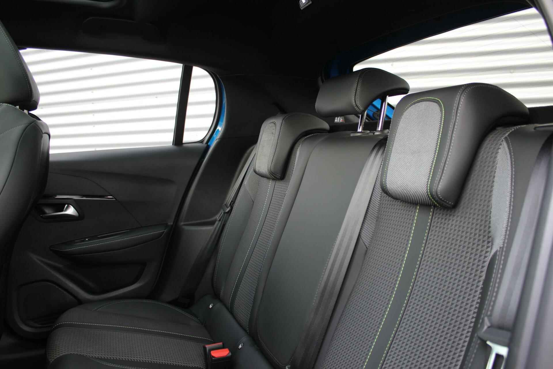 Peugeot 208 1.2 PureTech GT // Panoramadak - Android Auto & Apple CarPlay - Navigatie - Virtual Cockpit - 18/33