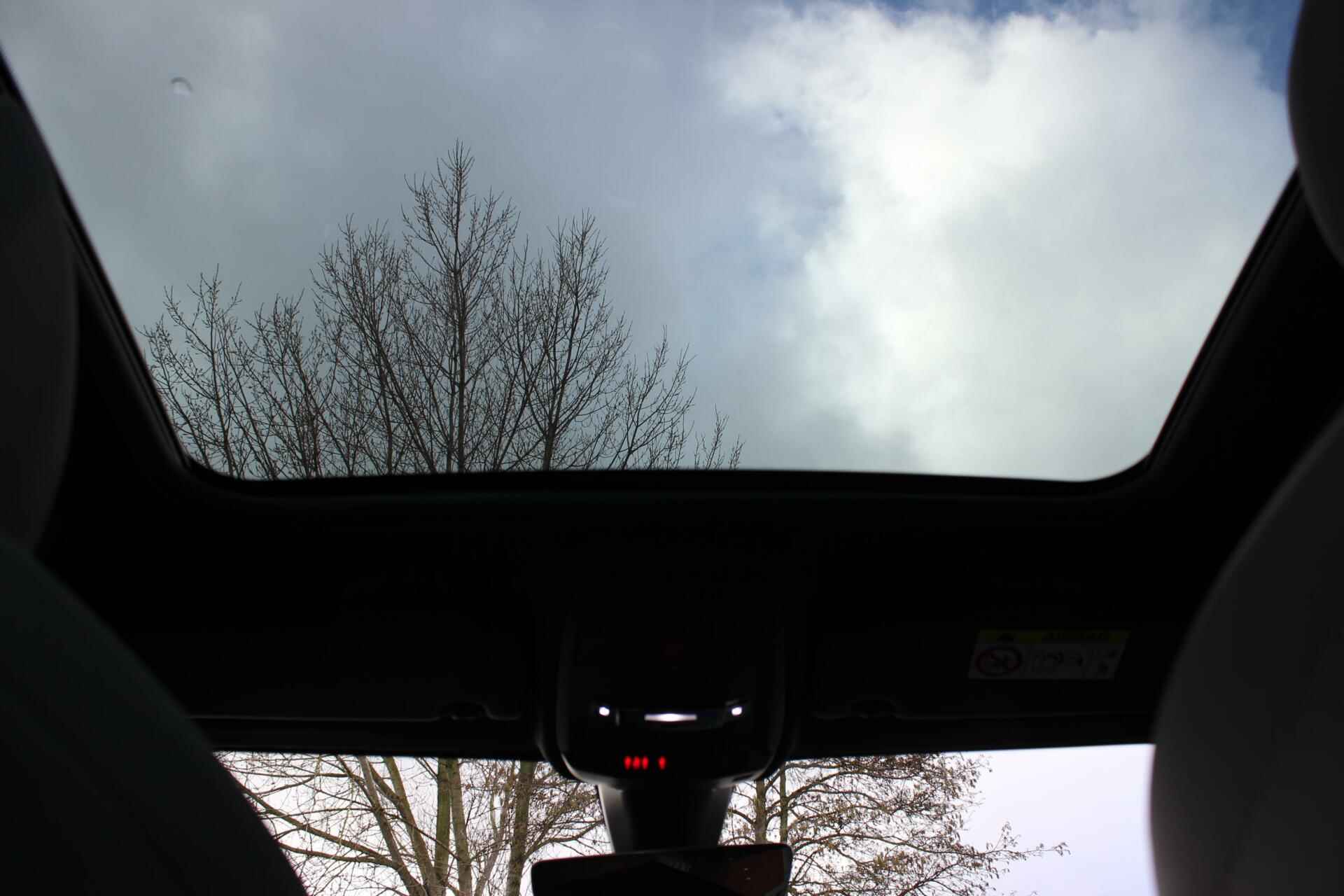 Peugeot 208 1.2 PureTech GT // Panoramadak - Android Auto & Apple CarPlay - Navigatie - Virtual Cockpit - 19/33