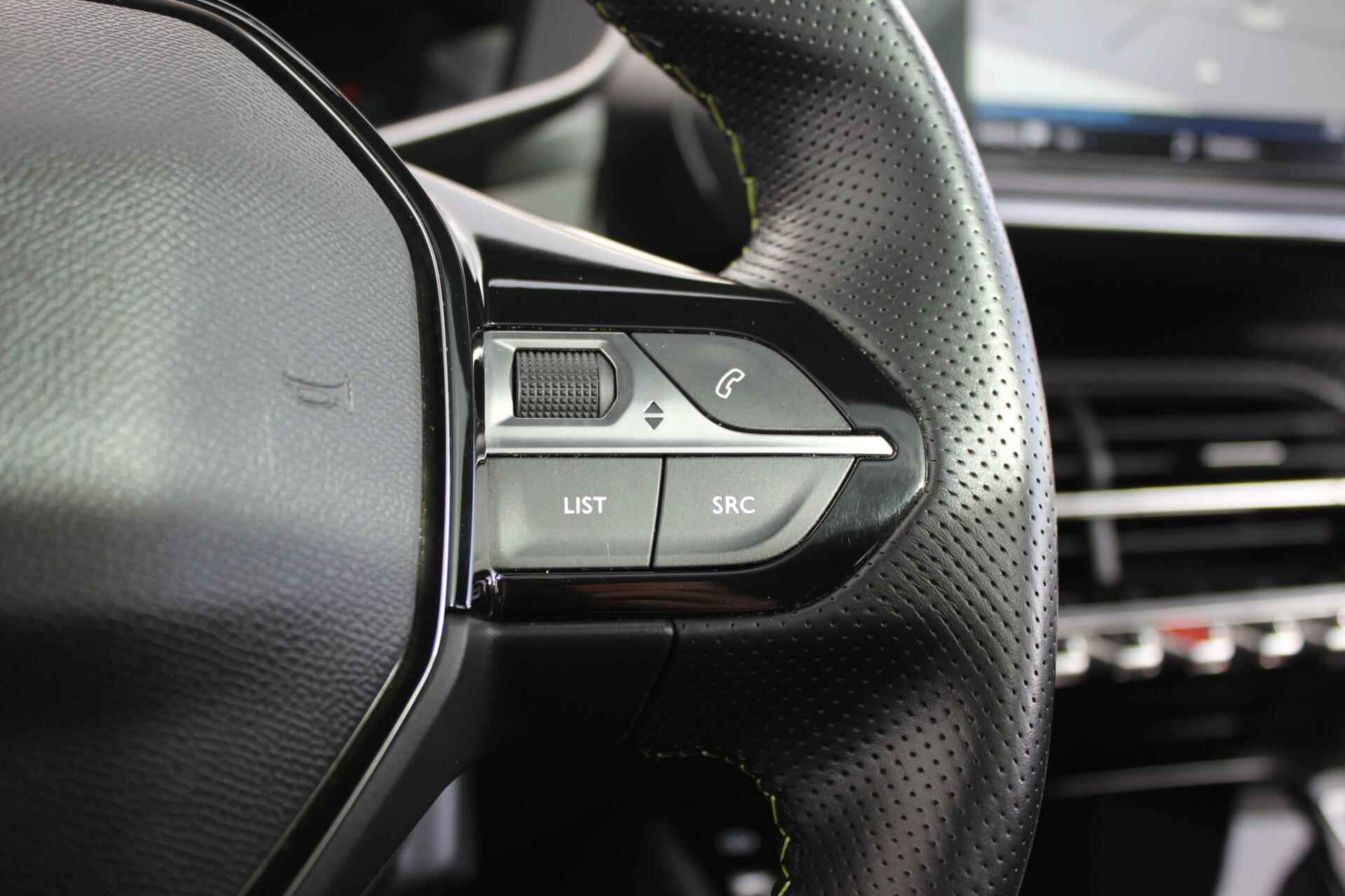 Peugeot 208 1.2 PureTech GT // Panoramadak - Android Auto & Apple CarPlay - Navigatie - Virtual Cockpit - 28/33