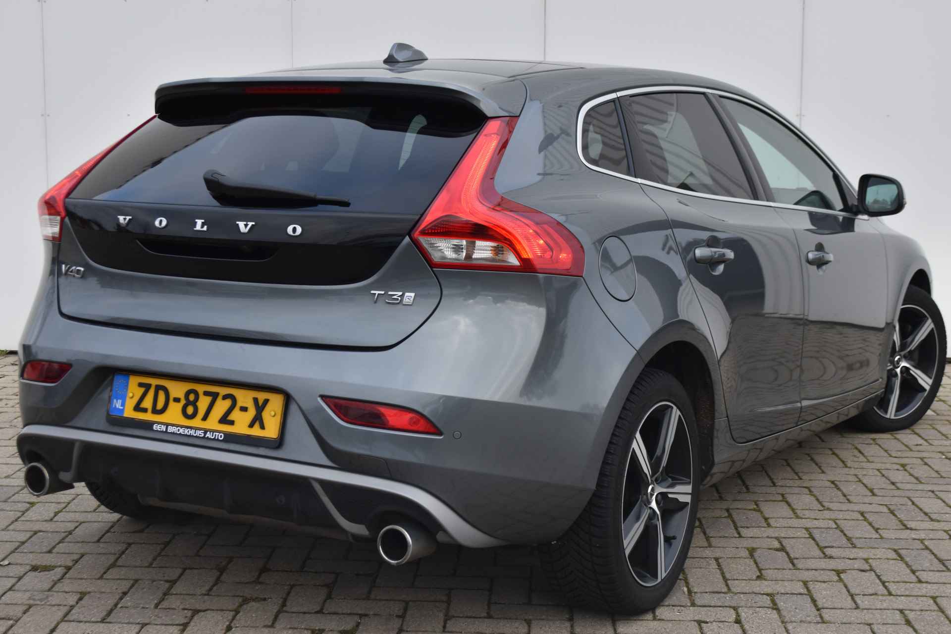 Volvo V40 T3 R-Design #Standkachel #Pano #HarmanKardon! - 7/26