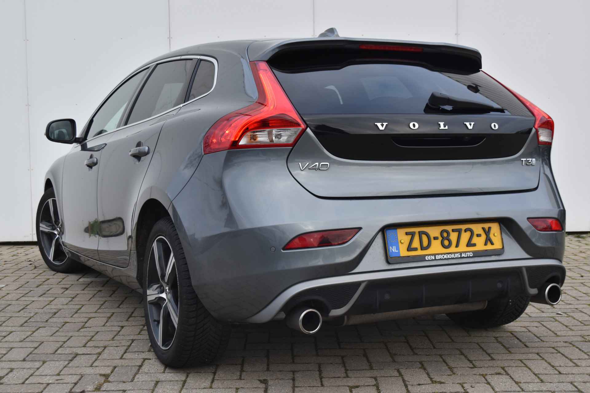 Volvo V40 T3 R-Design #Standkachel #Pano #HarmanKardon! - 8/26