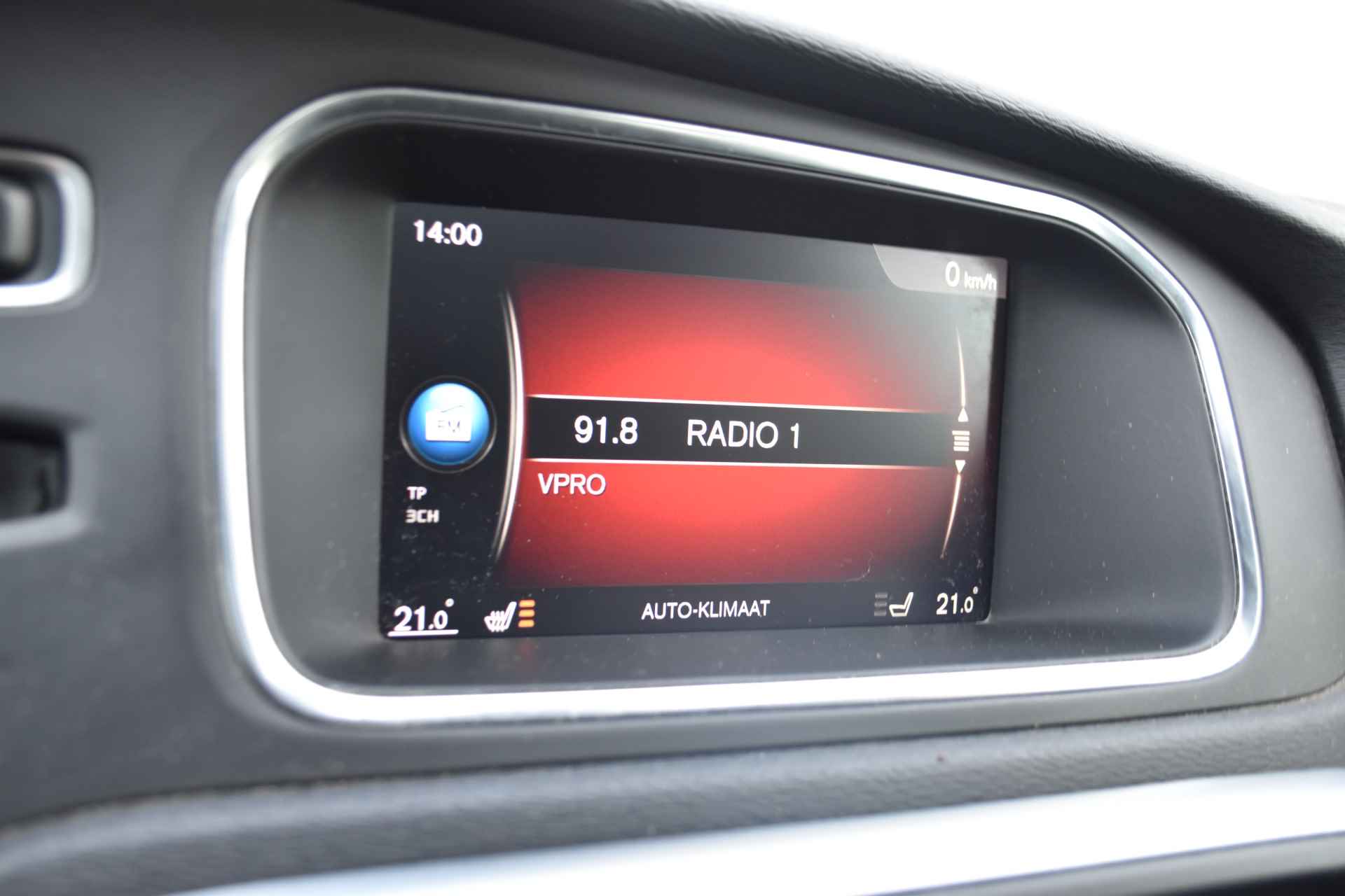 Volvo V40 T3 R-Design #Standkachel #Pano #HarmanKardon! - 19/26