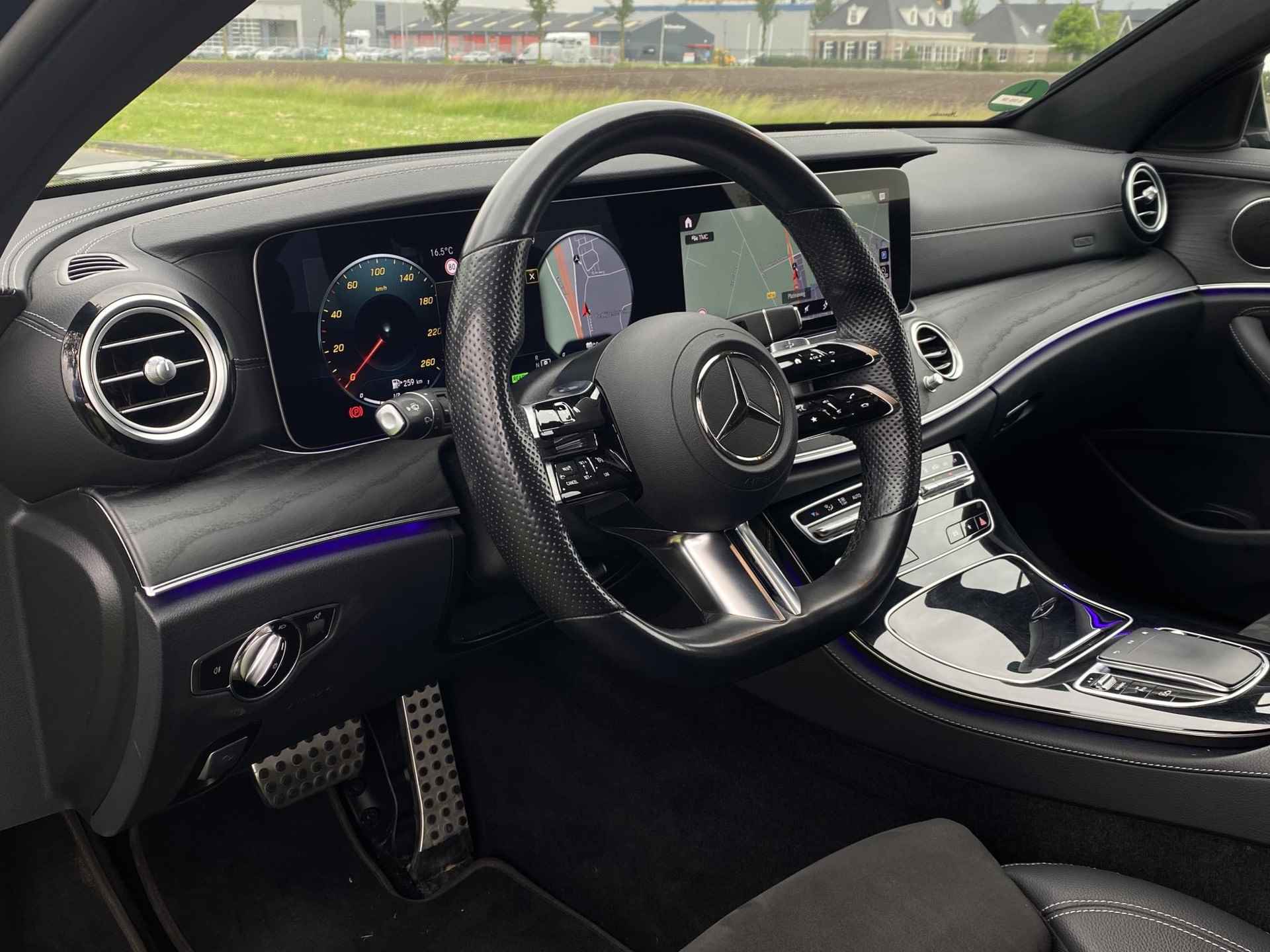 Mercedes-Benz E-klasse Estate 300 e AMG Line | Trekhaak wegklapbaar | Widescreen | Camera | PrivacyGlass | 18" Lichtmetalen velgen | Navigatie | Comfortstoelen | Stoelverwarming | Sfeerverlichting | Standkachel | LED | - 15/72