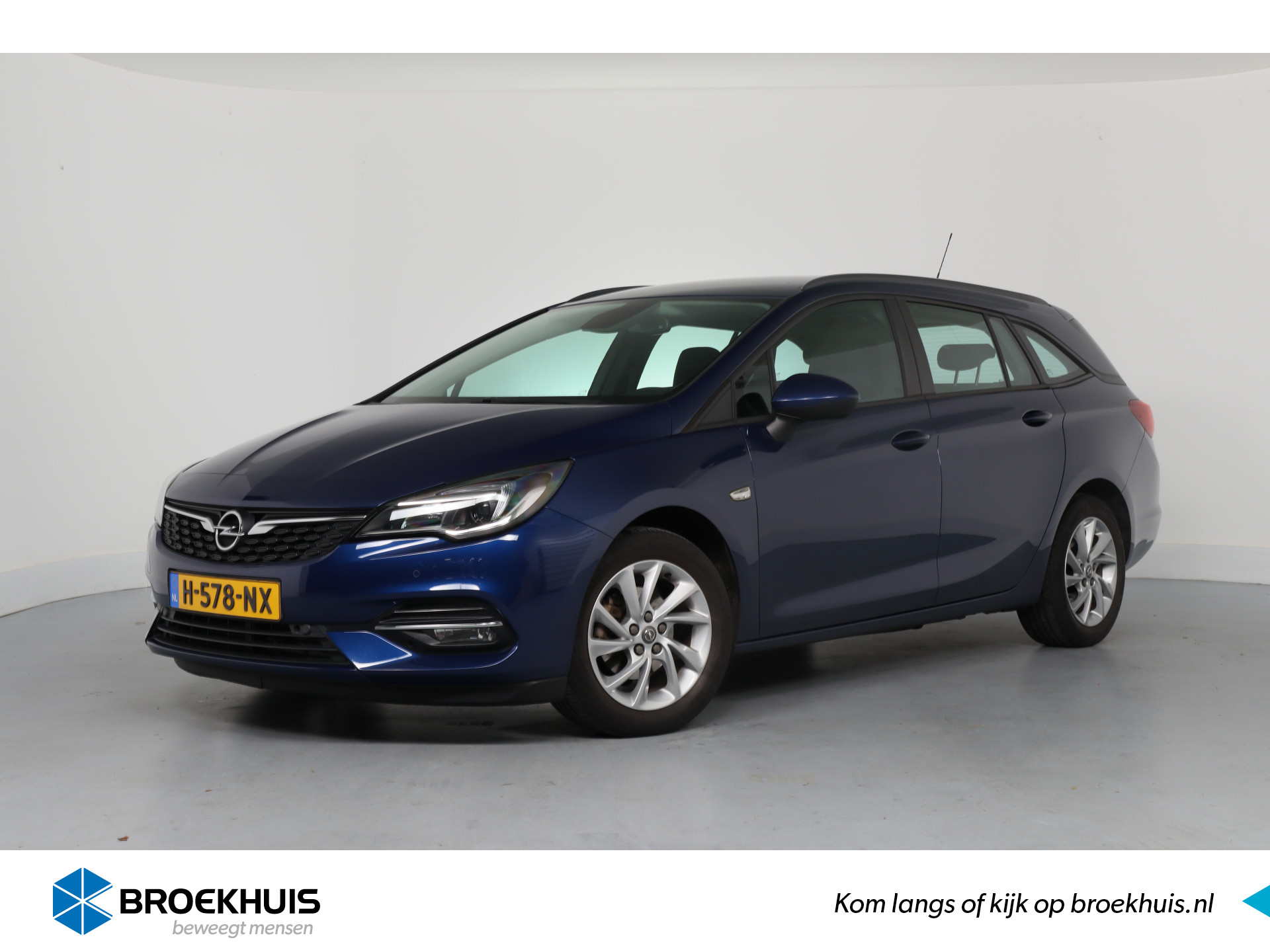 Opel Astra Sports Tourer 1.2 Edition | Trekhaak Afn. | Camera | Climate Control | Navigatie | Parkeersensoren | Cruise Control | AGR Stoel