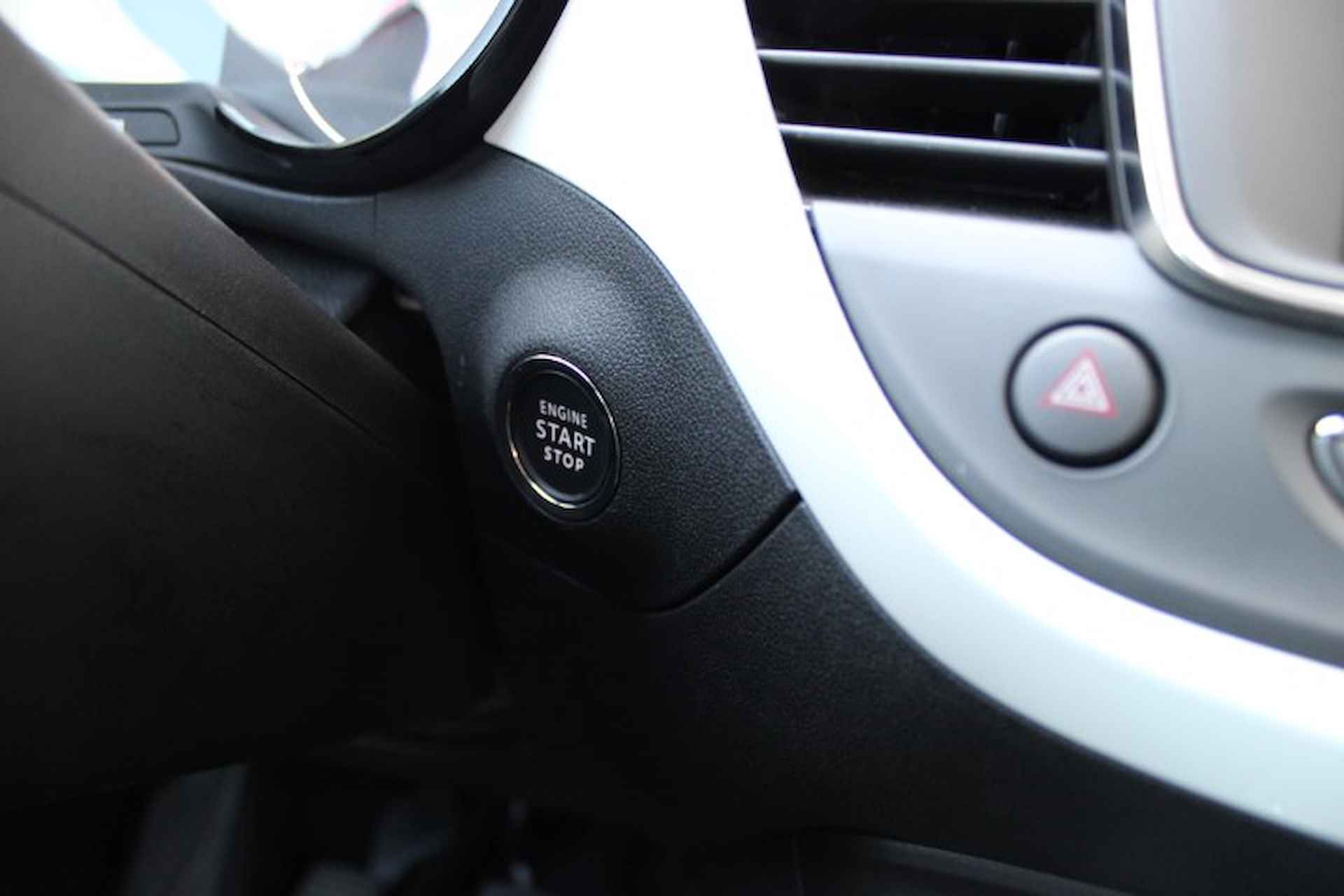 Opel Crossland  1.2 130pk Start/Stop Color Edition | Airconditioning Automatisch | Achteruitrij Camera | Stoelverwarming | - 26/44