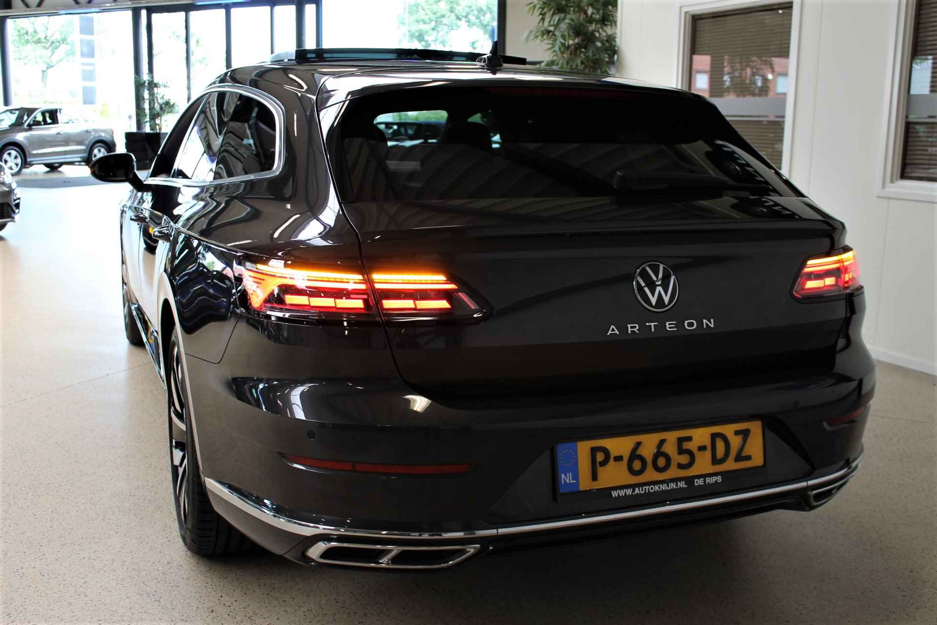 Volkswagen Arteon Shooting Brake 2.0 TSI 190pk R-Line Business+ | Panoramadak | Camera | Elek. klep | 100% (Dealer) onderhouden label - 38/54