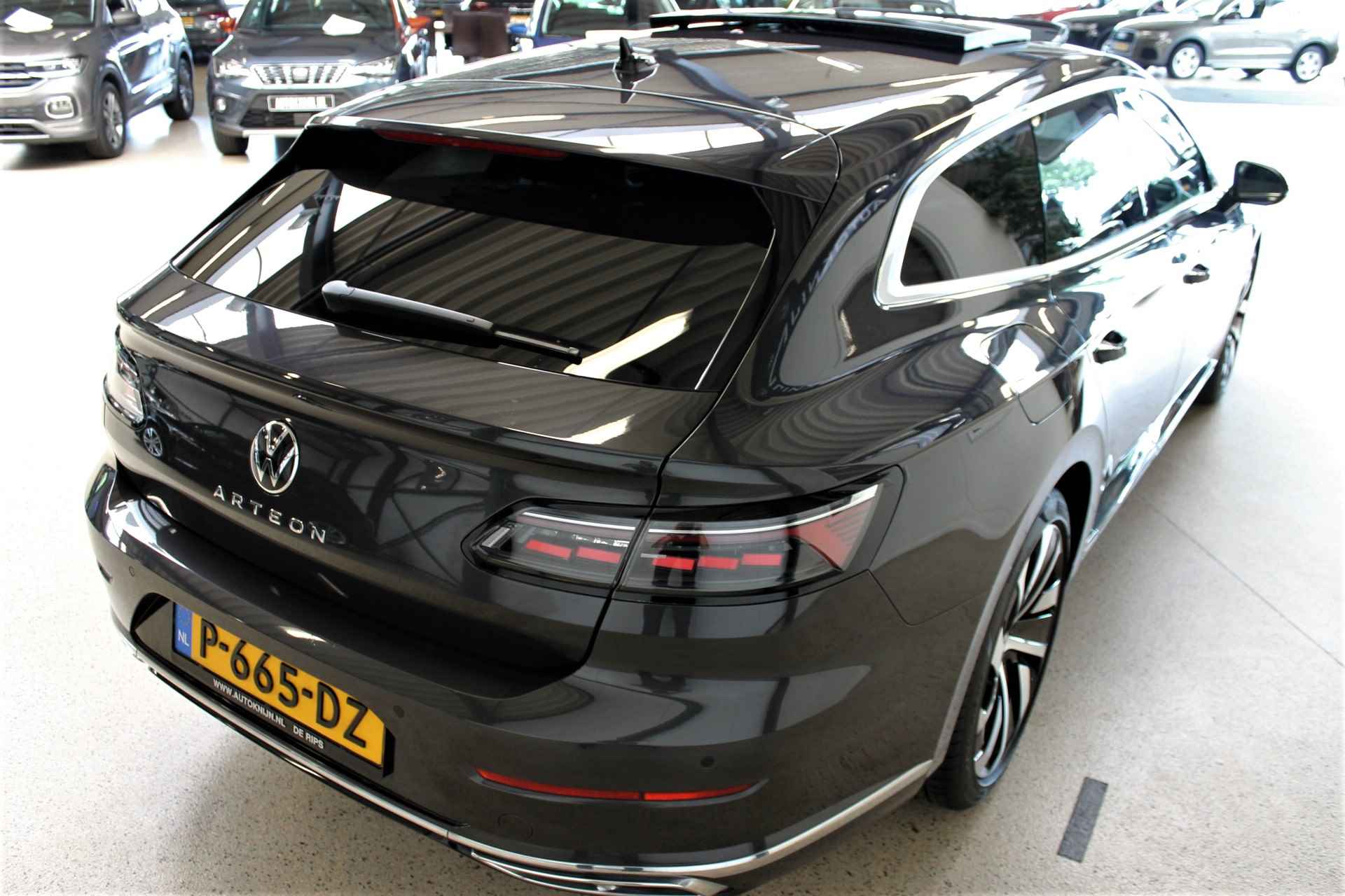 Volkswagen Arteon Shooting Brake 2.0 TSI 190pk R-Line Business+ | Panoramadak | Camera | Elek. klep | 100% (Dealer) onderhouden label - 44/54