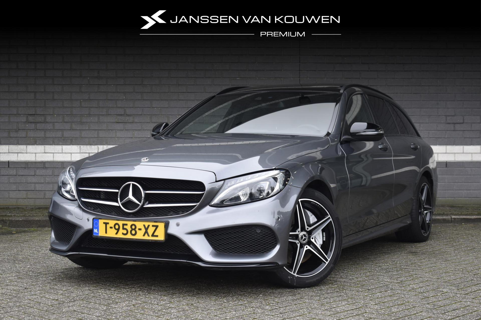 Mercedes-Benz C-klasse Estate 350 e Business Solution AMG / Pano / Burmester / Trekhaak / Dealer onderhouden