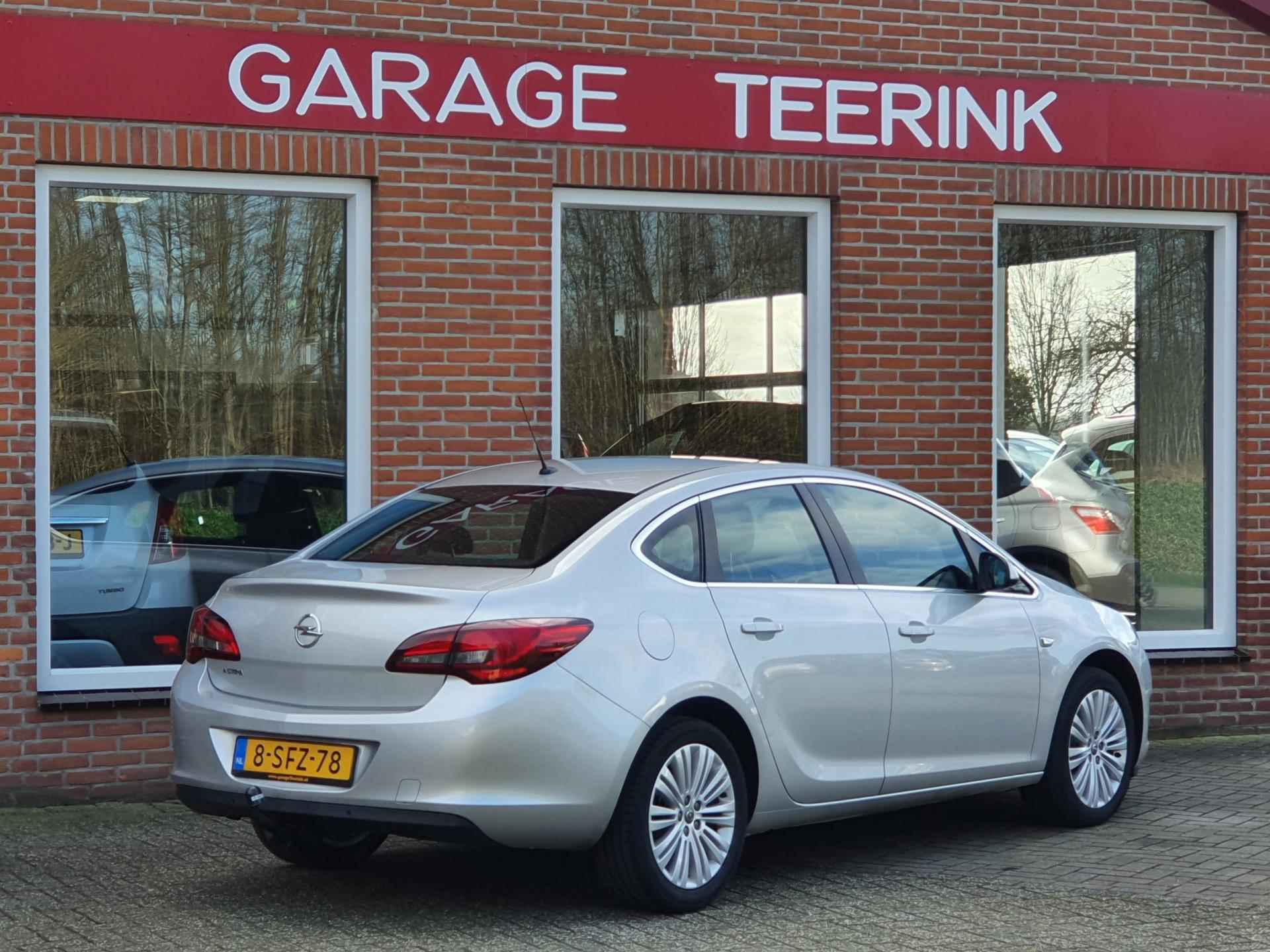 Opel Astra 1.4 Design Edition 4drs airco. cruise, pdc, lmv, elektr.ramen, trekhaak. RIJKLAAR - 4/17