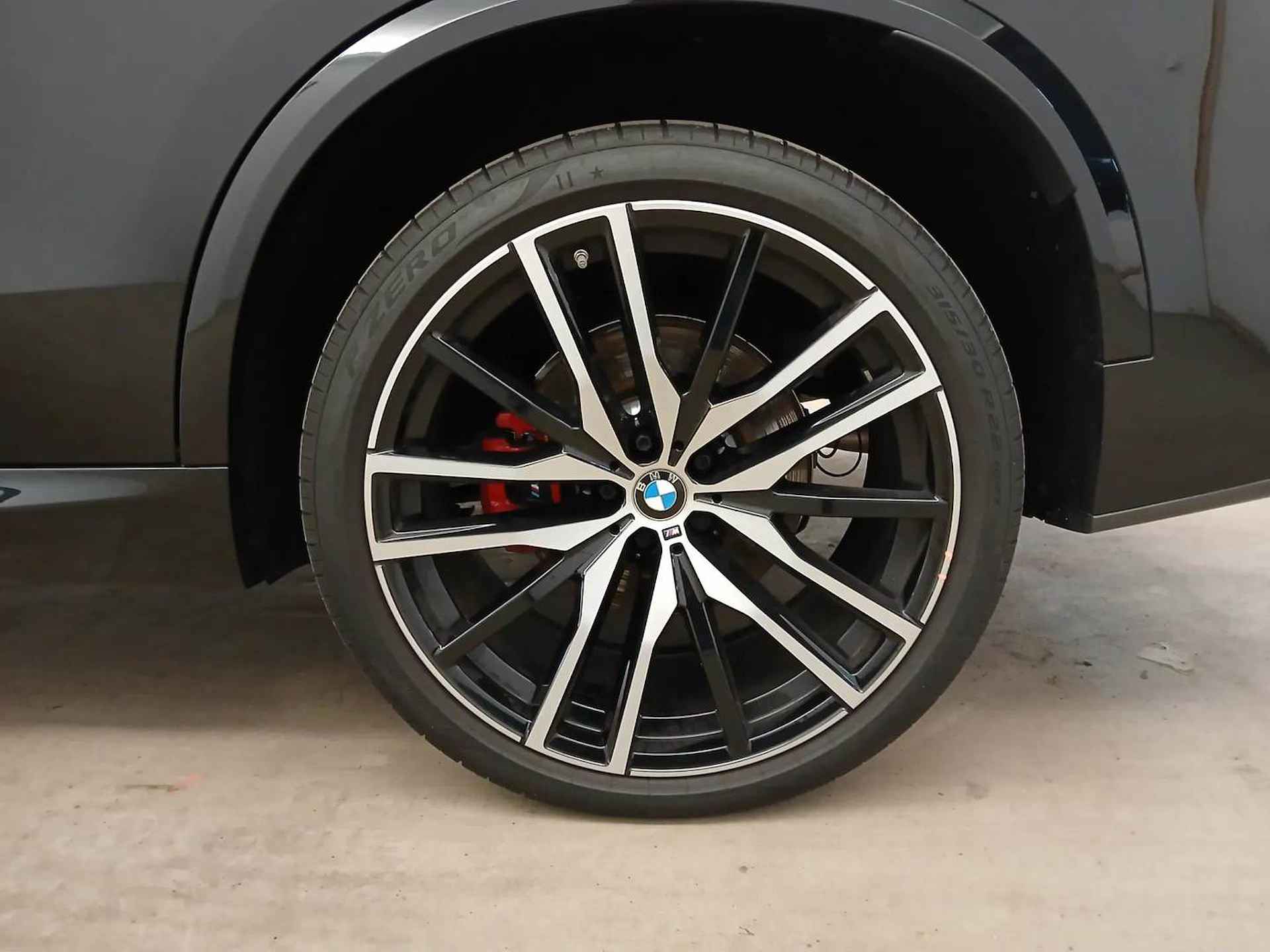 BMW X5 xDrive30d M-Sport Pano Trekh ACC Massage Standk H/K 22inch 360 - 55/65