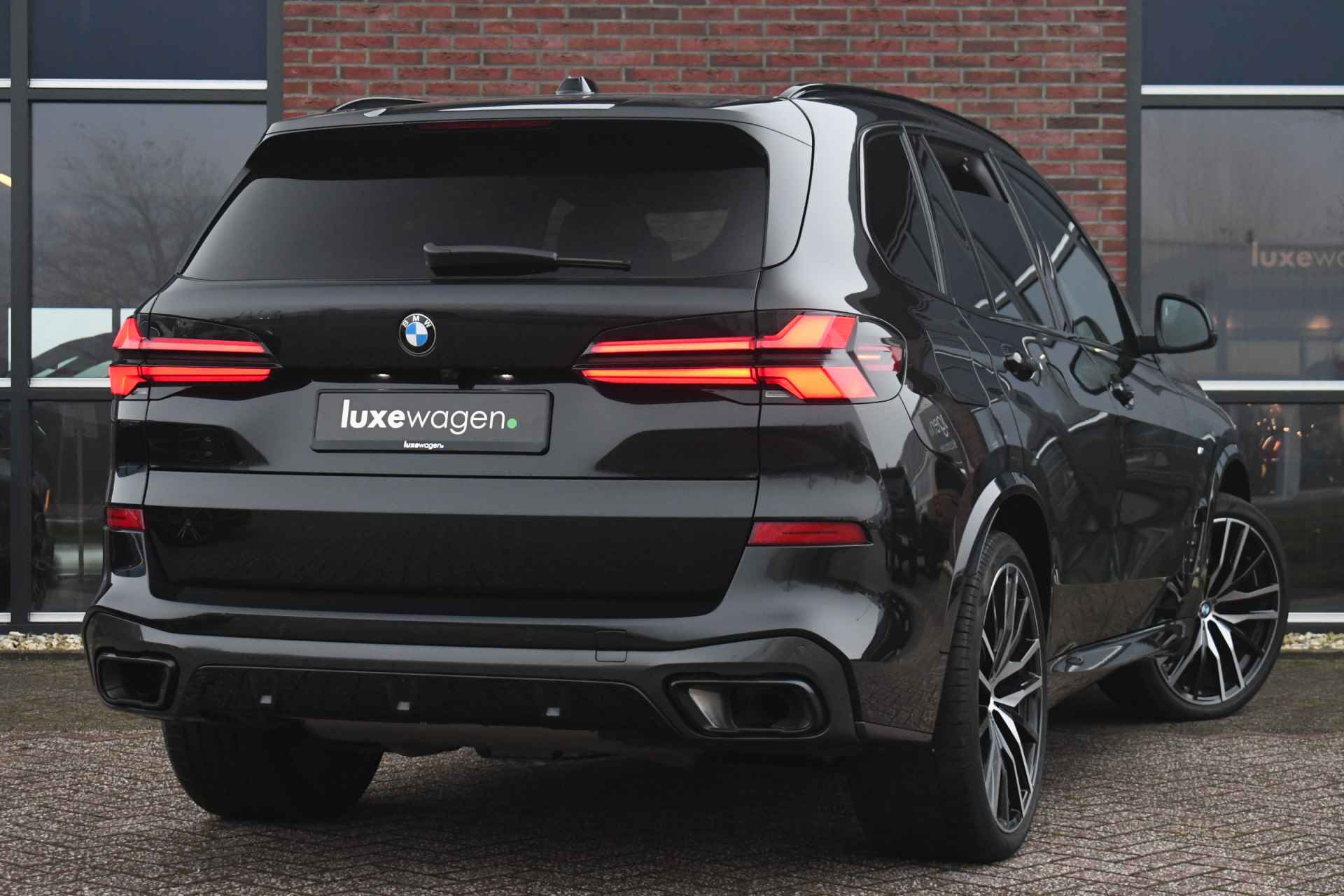 BMW X5 xDrive30d M-Sport Pano Trekh ACC Massage Standk H/K 22inch 360 - 2/109