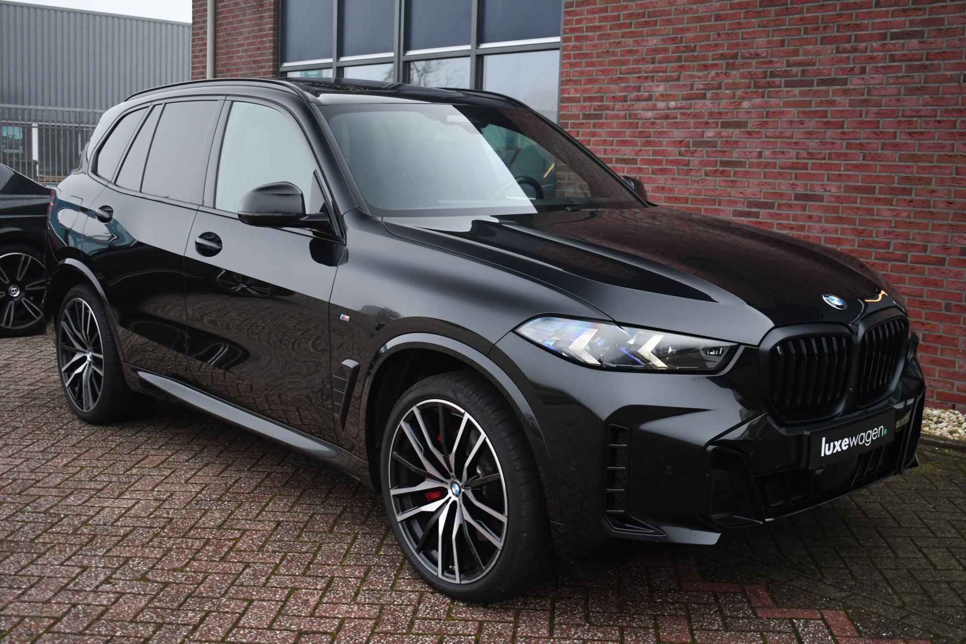 BMW X5 xDrive30d M-Sport Pano Trekh ACC Massage Standk H/K 22inch 360 - 84/109