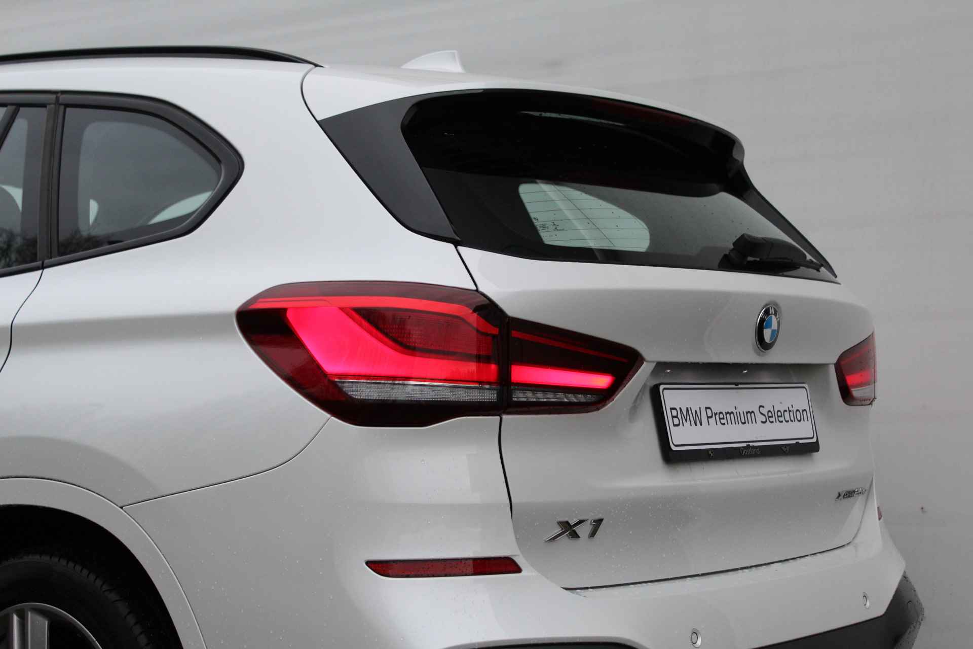 BMW X1 xDrive25e M Sport Automaat / Trekhaak / Sportstoelen / LED / Stoelverwarming / PDC achter / Navigatie / Cruise Control - 9/32