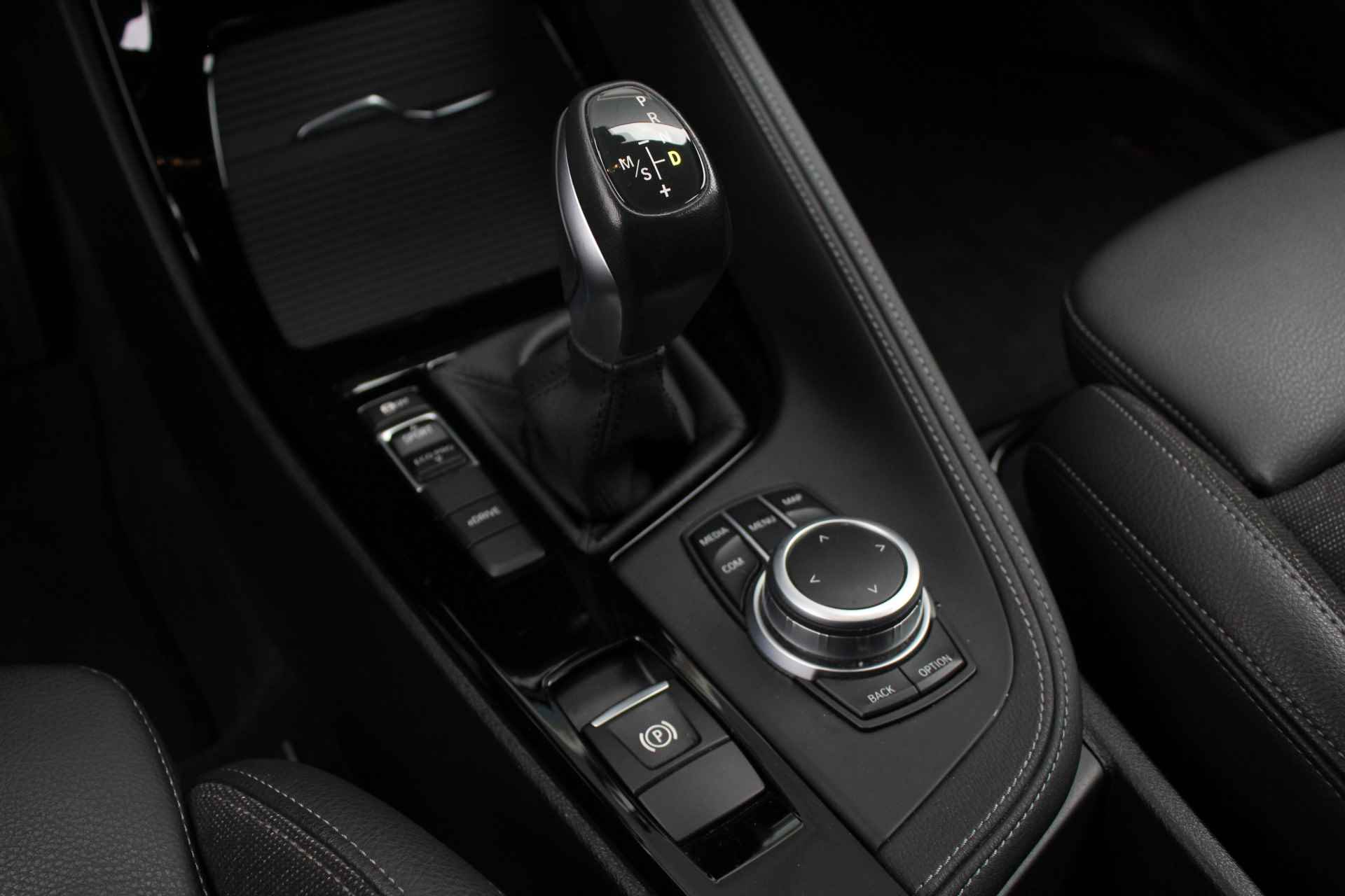 BMW X1 xDrive25e M Sport Automaat / Trekhaak / Sportstoelen / LED / Stoelverwarming / PDC achter / Navigatie / Cruise Control - 21/32