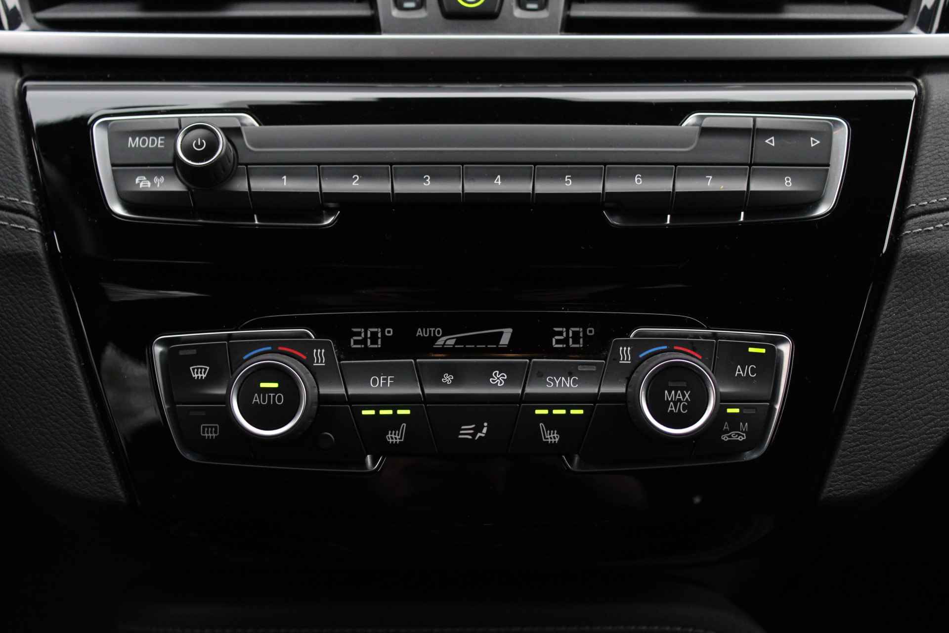 BMW X1 xDrive25e M Sport Automaat / Trekhaak / Sportstoelen / LED / Stoelverwarming / PDC achter / Navigatie / Cruise Control - 25/32